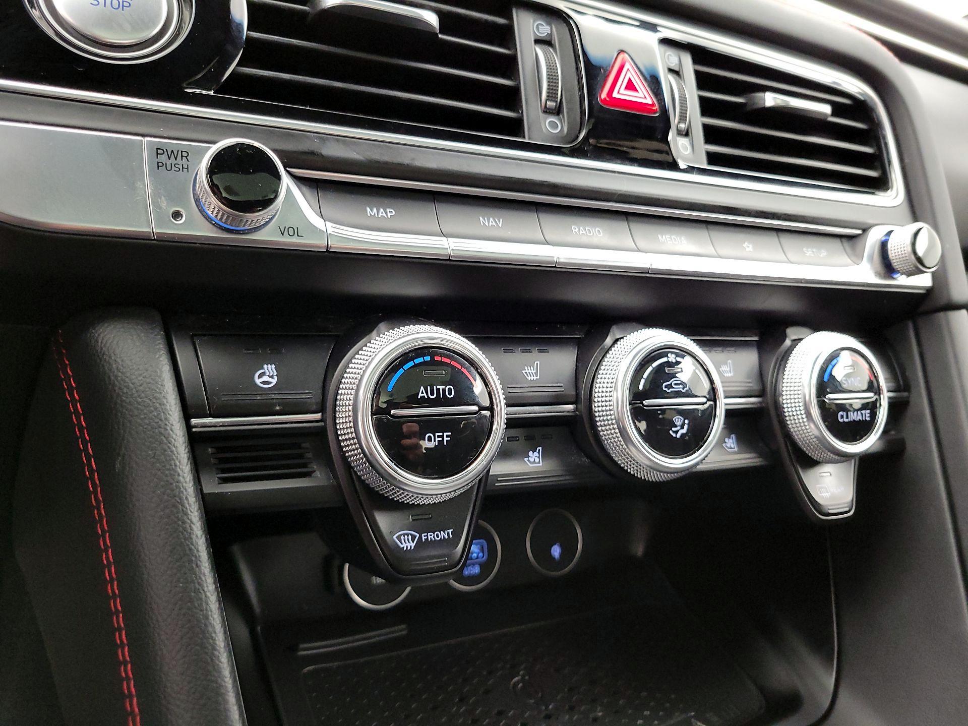 Thumbnail: 2023 Genesis G70 - 17