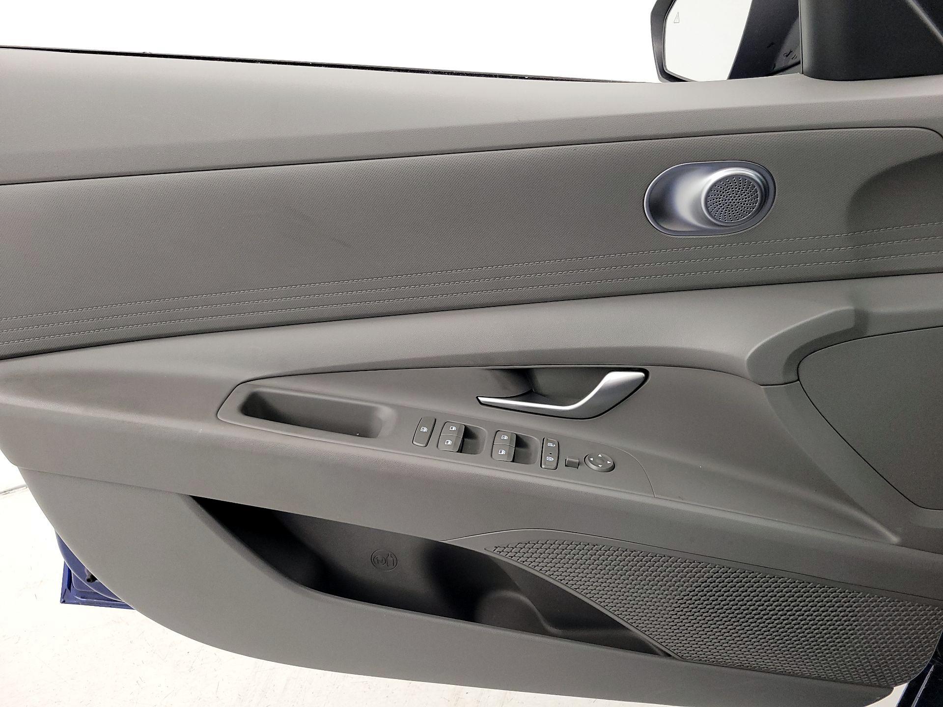 Thumbnail: 2023 Hyundai Elantra - 12