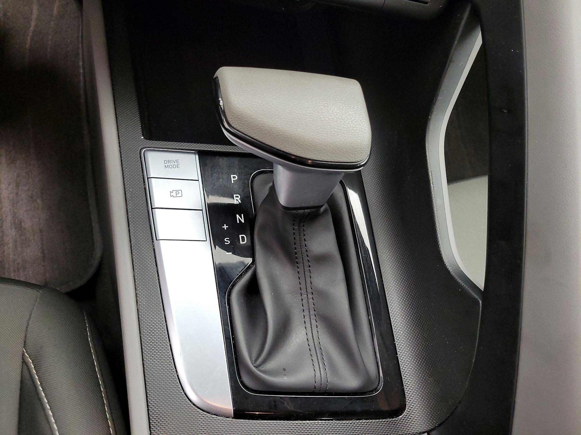 Thumbnail: 2023 Hyundai Elantra - 17