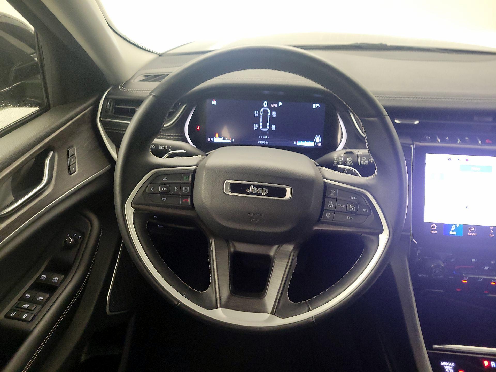 Thumbnail: 2022 Jeep Grand Cherokee - 10