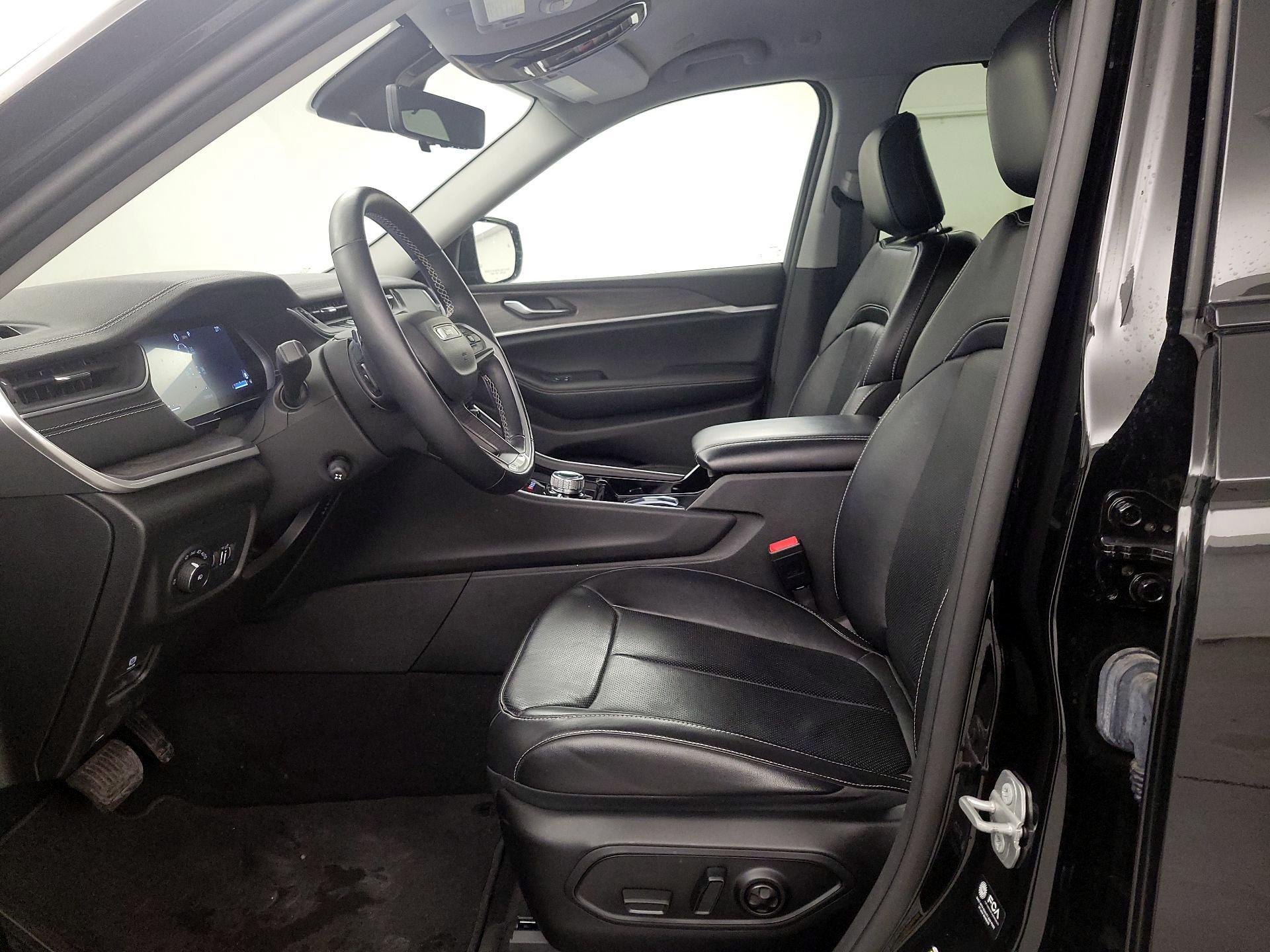 Thumbnail: 2022 Jeep Grand Cherokee - 11