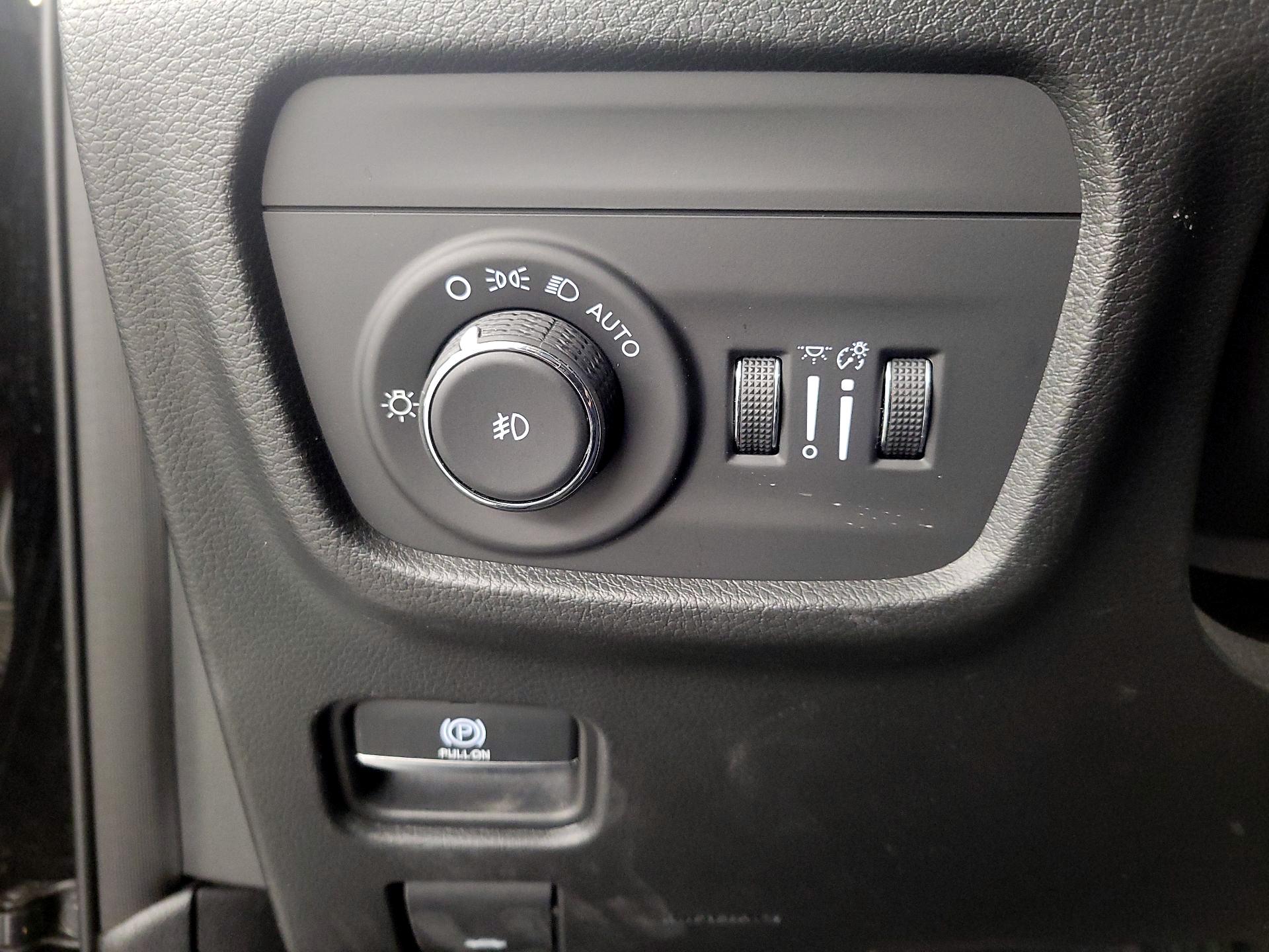 Thumbnail: 2022 Jeep Grand Cherokee - 13