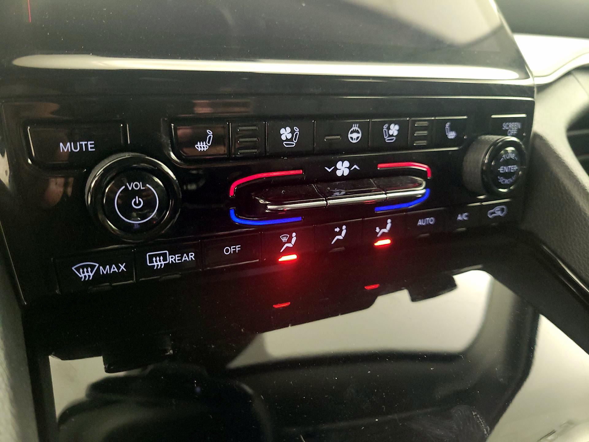 Thumbnail: 2022 Jeep Grand Cherokee - 17