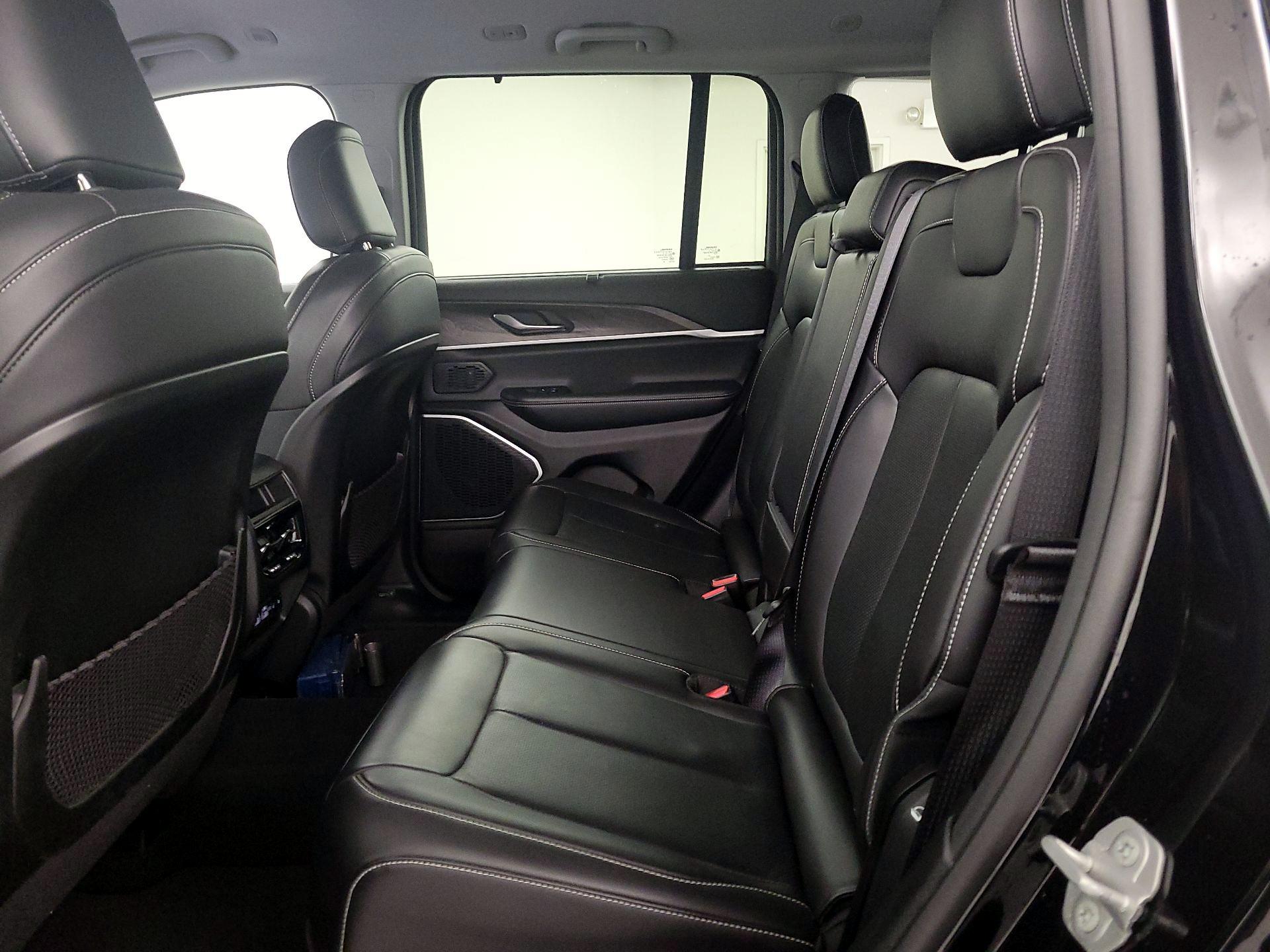 Thumbnail: 2022 Jeep Grand Cherokee - 20