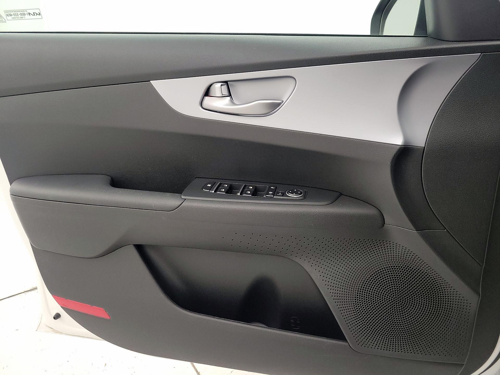 Thumbnail: 2023 Kia Forte - 12