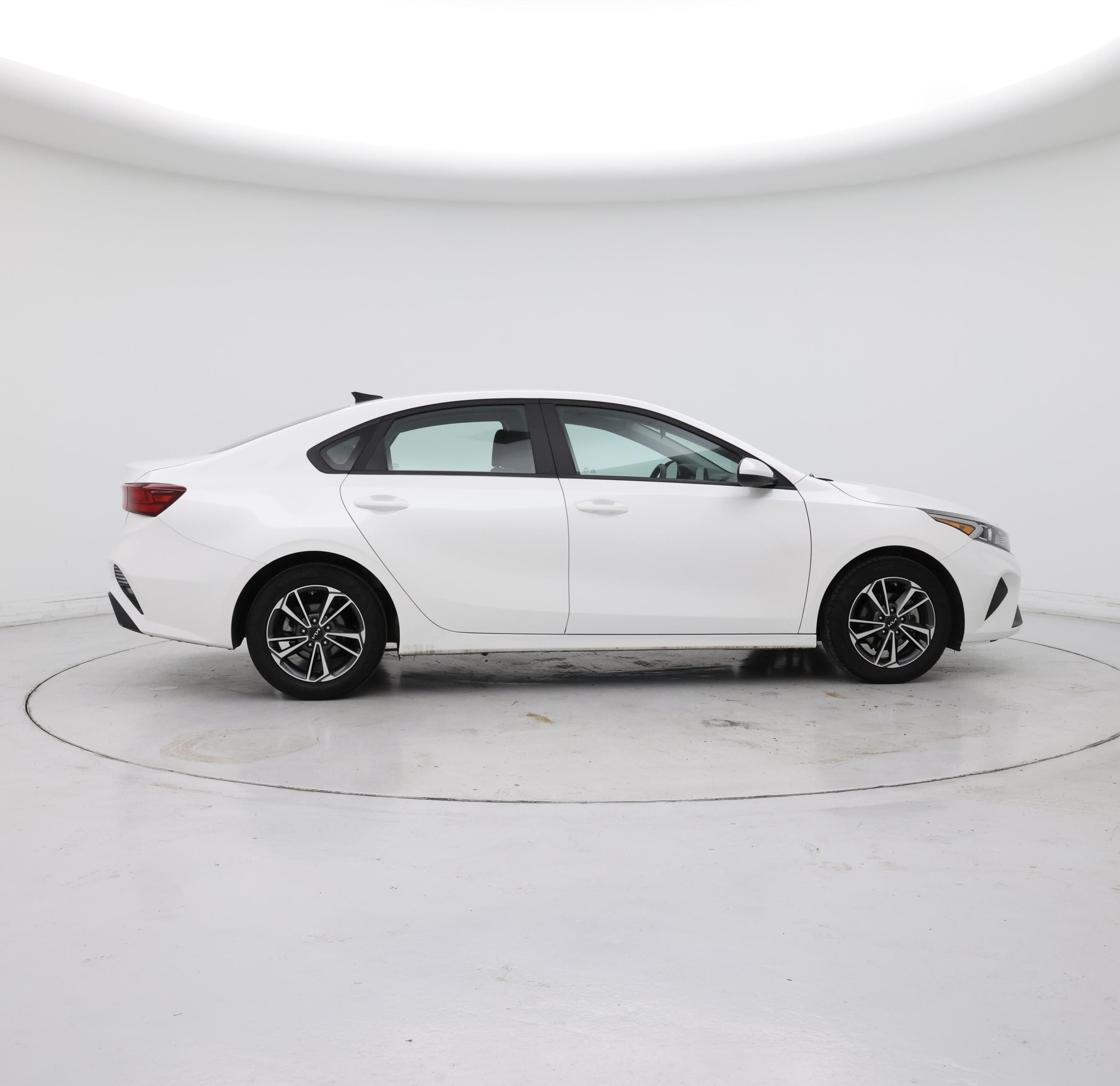 Thumbnail: 2023 Kia Forte - 7