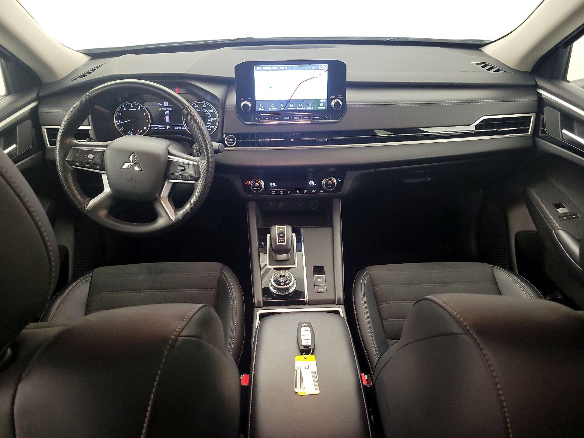 Thumbnail: 2024 Mitsubishi Outlander - 9