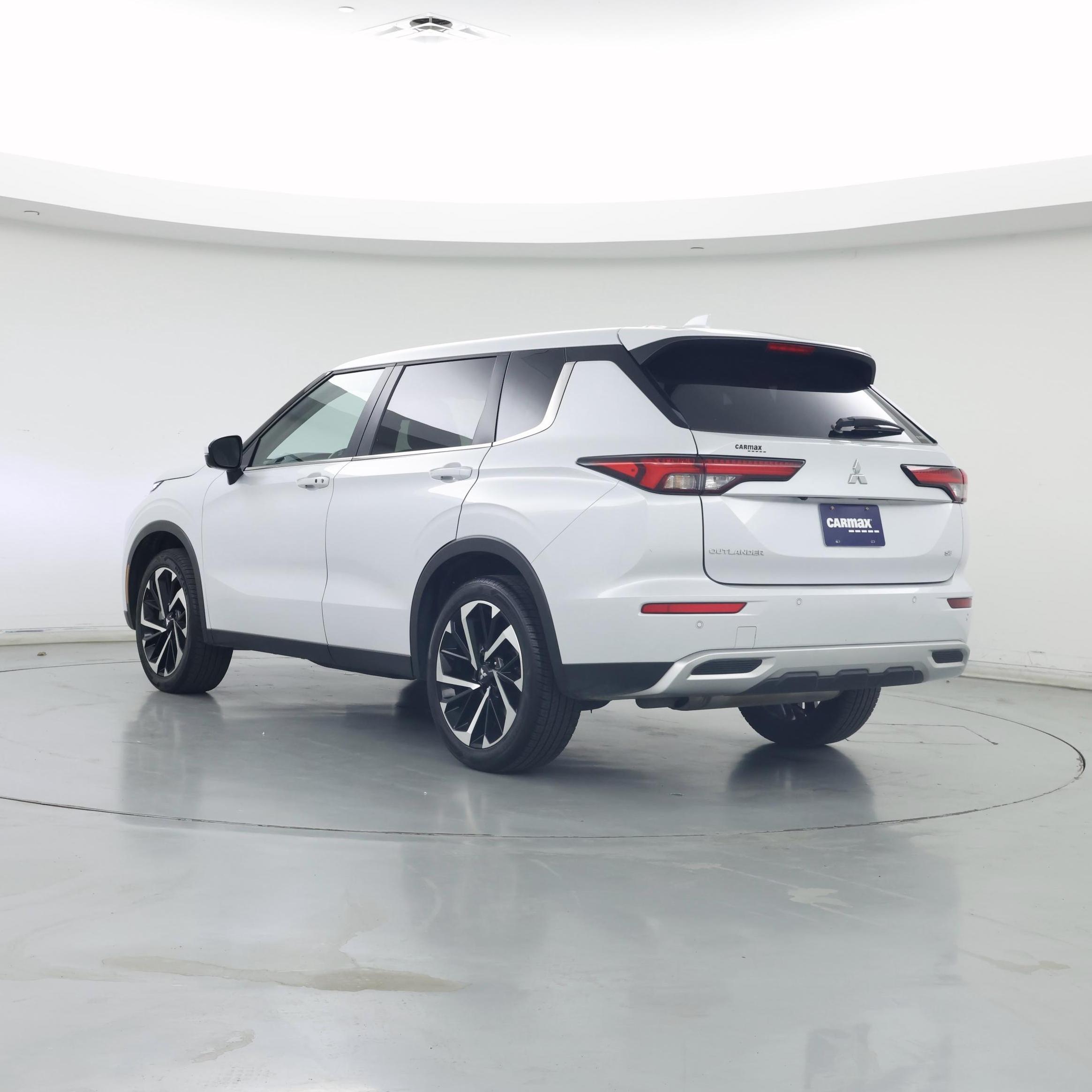 Thumbnail: 2024 Mitsubishi Outlander - 2