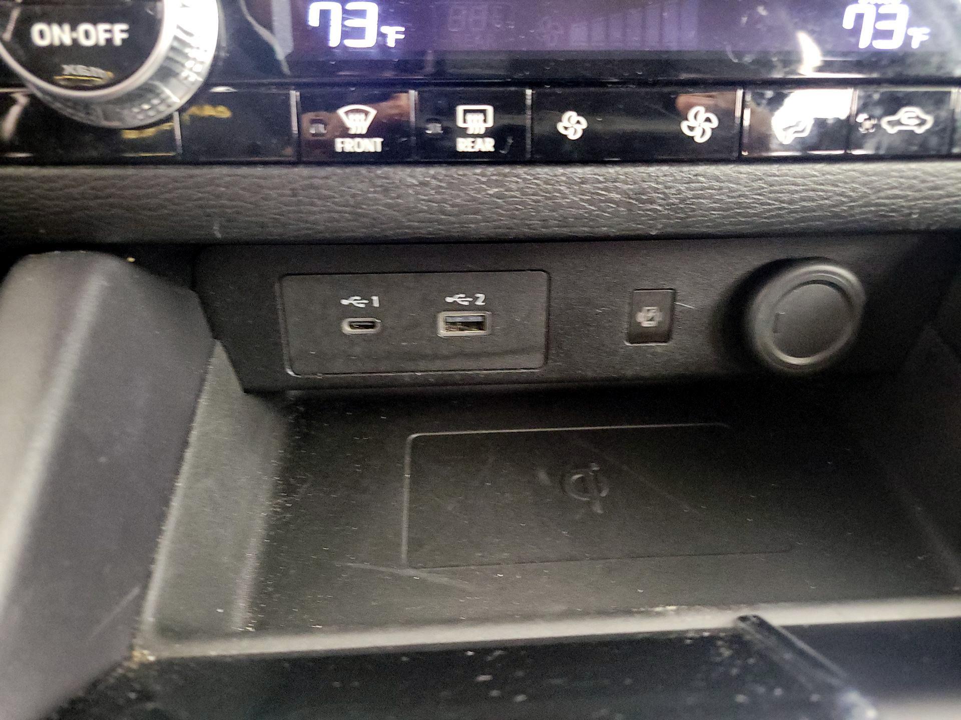 Thumbnail: 2024 Mitsubishi Outlander - 19