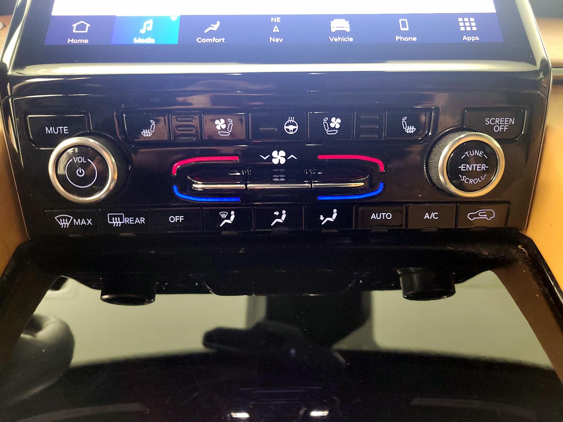 Thumbnail: 2022 Jeep Grand Cherokee - 17