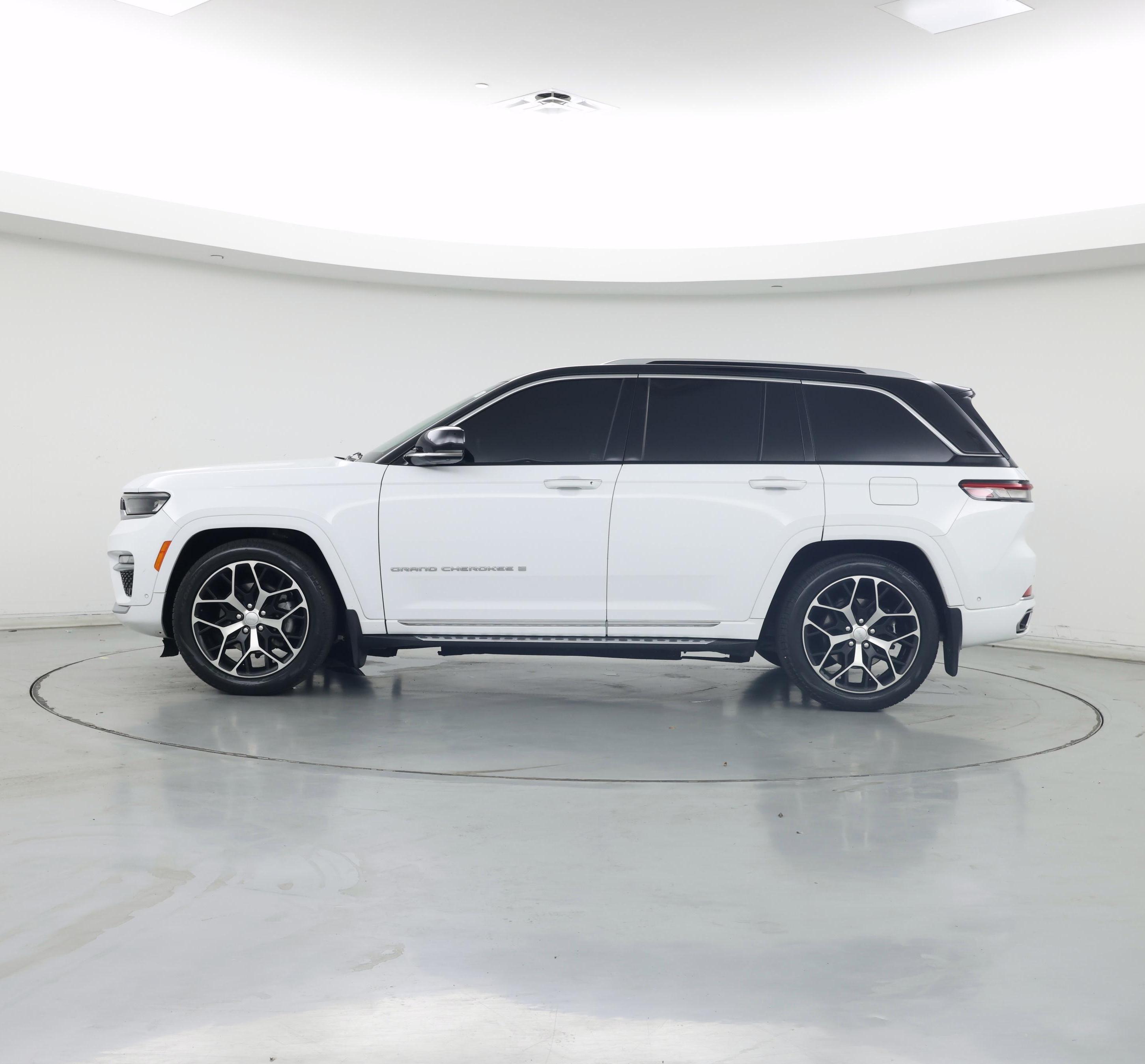 Thumbnail: 2022 Jeep Grand Cherokee - 3
