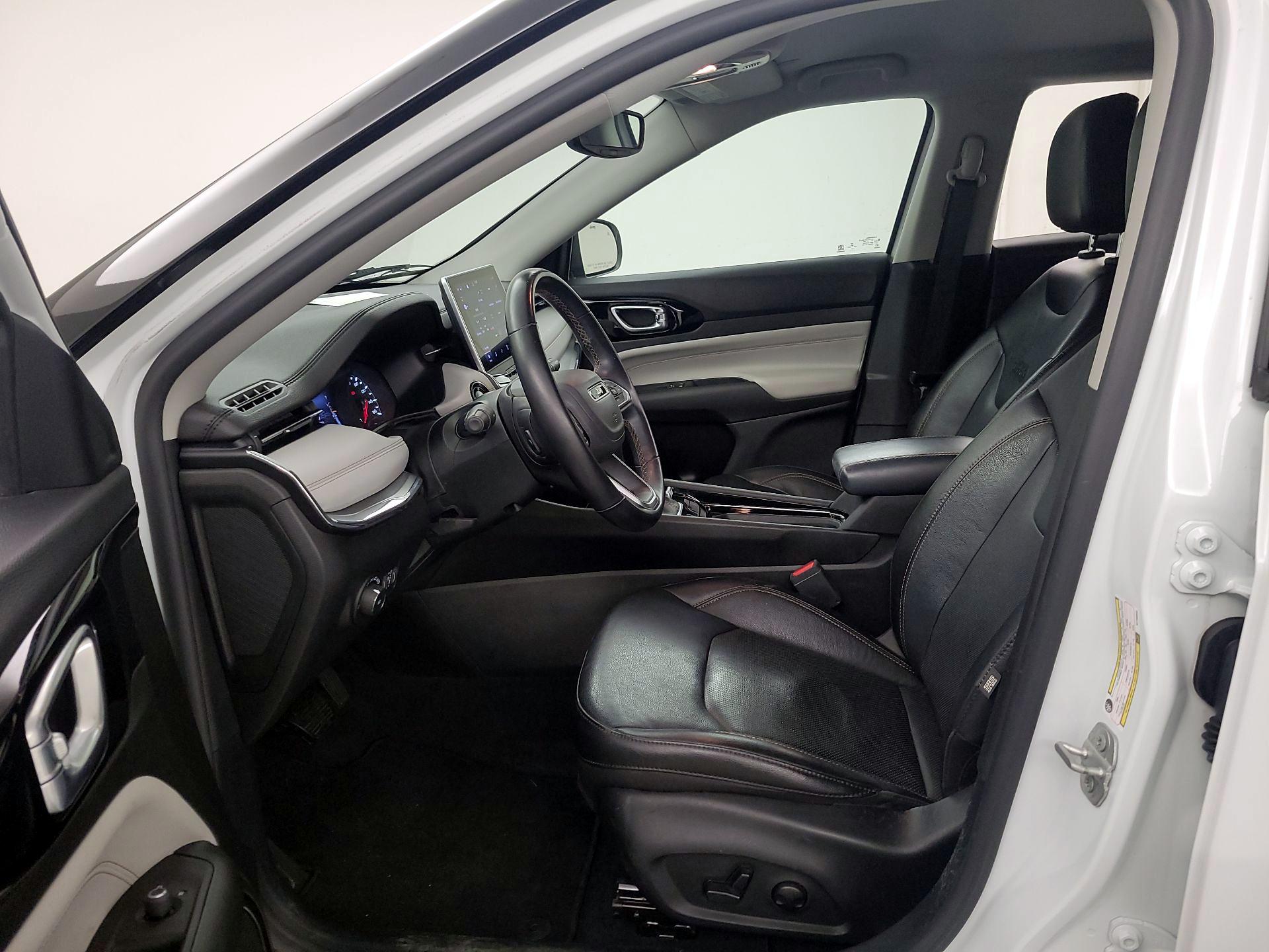 Thumbnail: 2022 Jeep Compass - 11