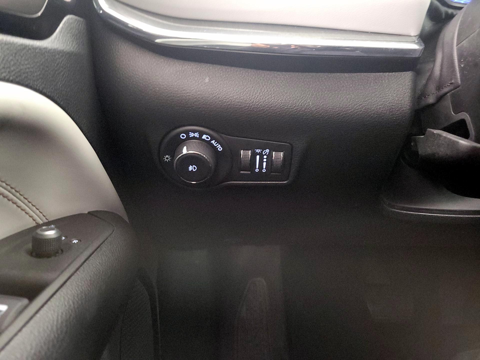 Thumbnail: 2022 Jeep Compass - 13