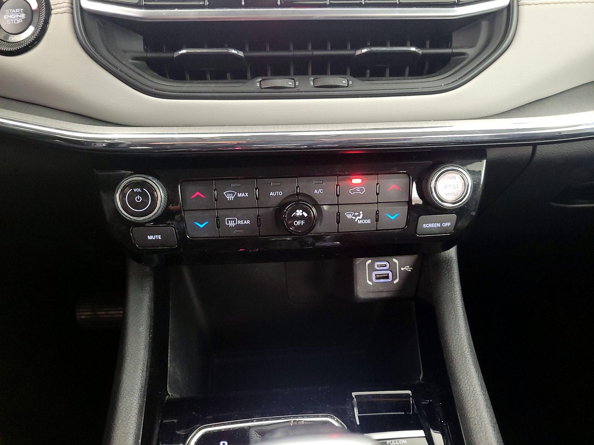 Thumbnail: 2022 Jeep Compass - 16