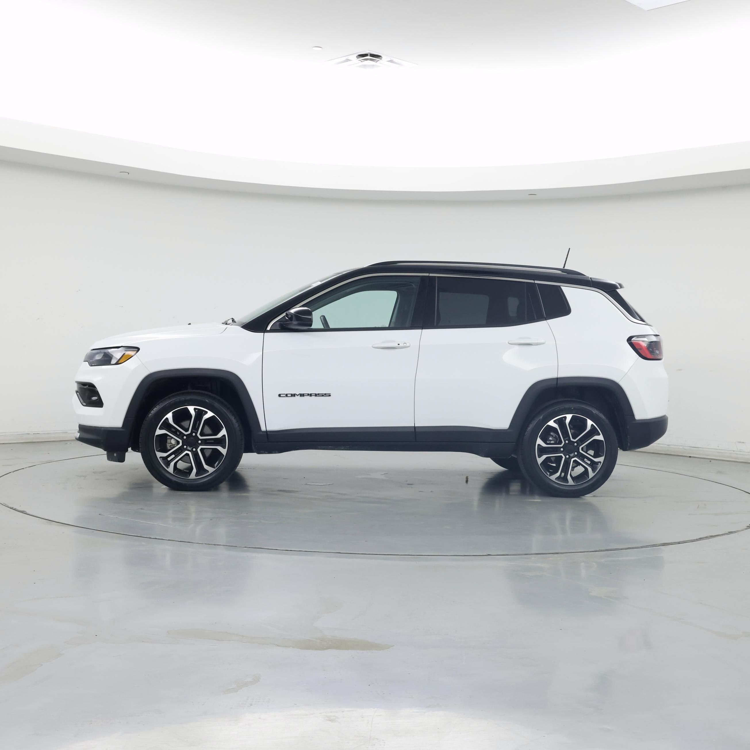 Thumbnail: 2022 Jeep Compass - 3