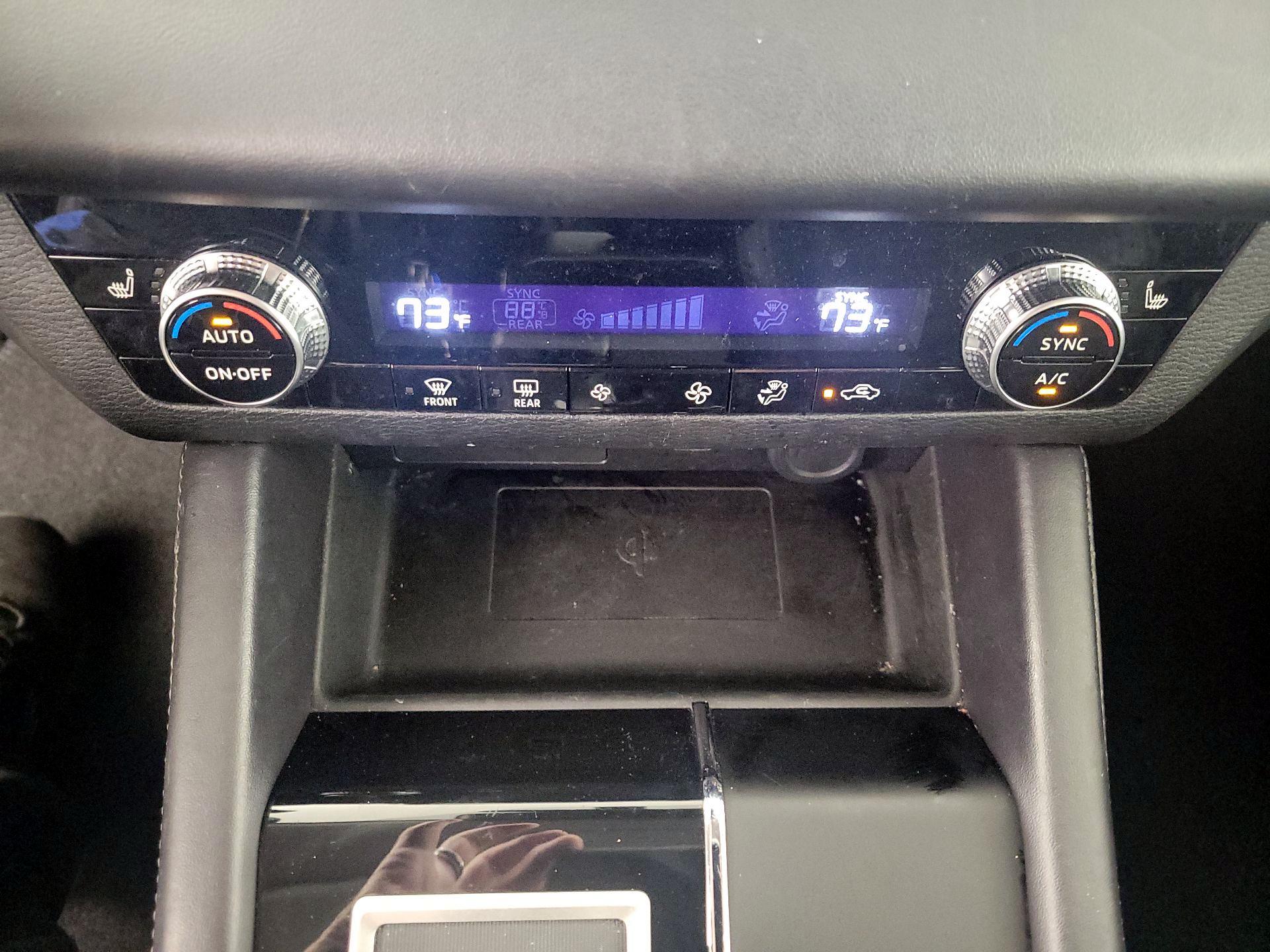 Thumbnail: 2024 Mitsubishi Outlander - 17