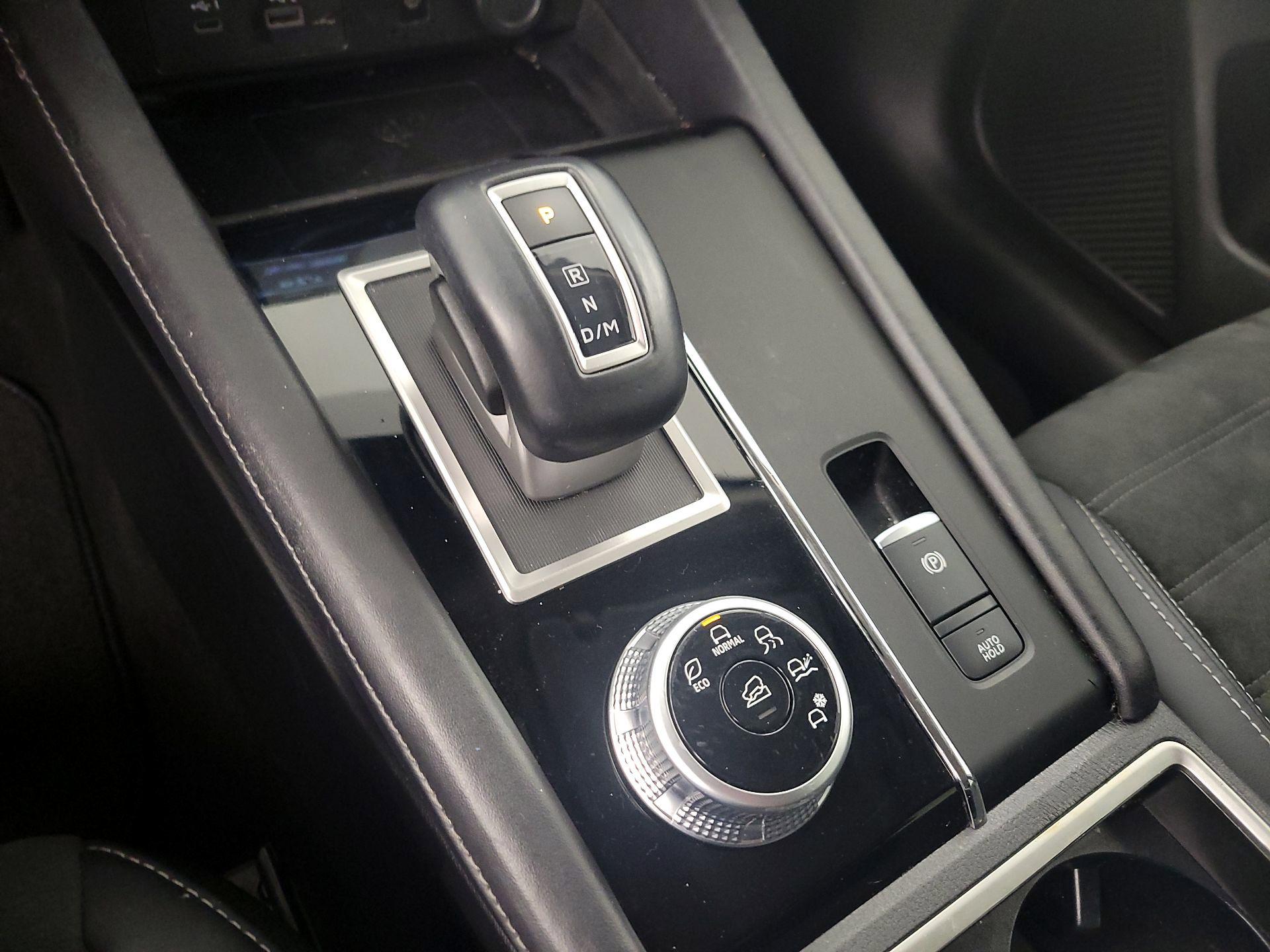 Thumbnail: 2024 Mitsubishi Outlander - 18