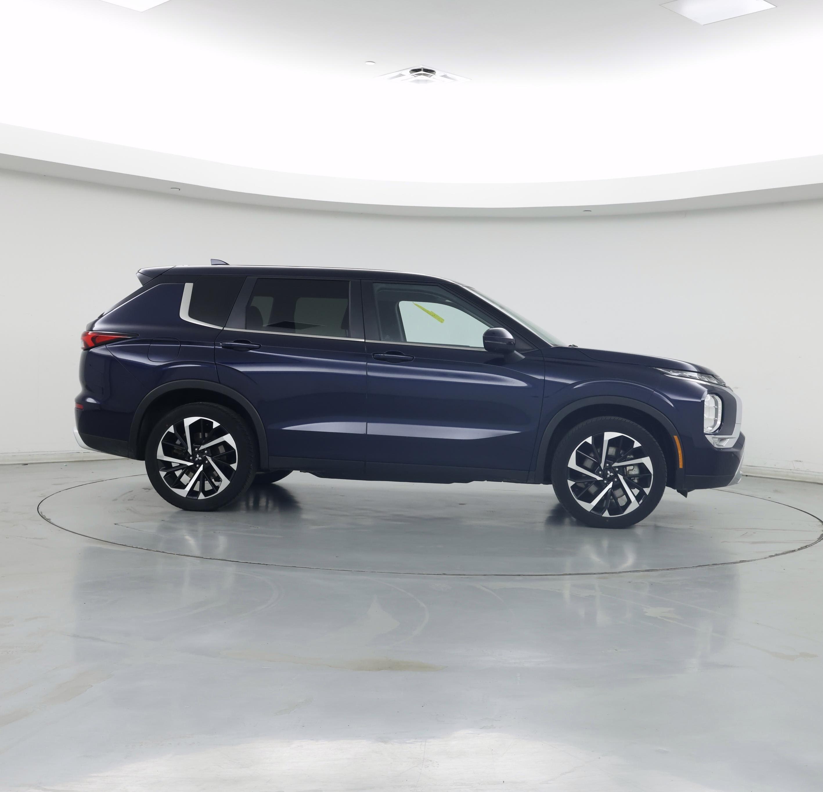 Thumbnail: 2024 Mitsubishi Outlander - 7