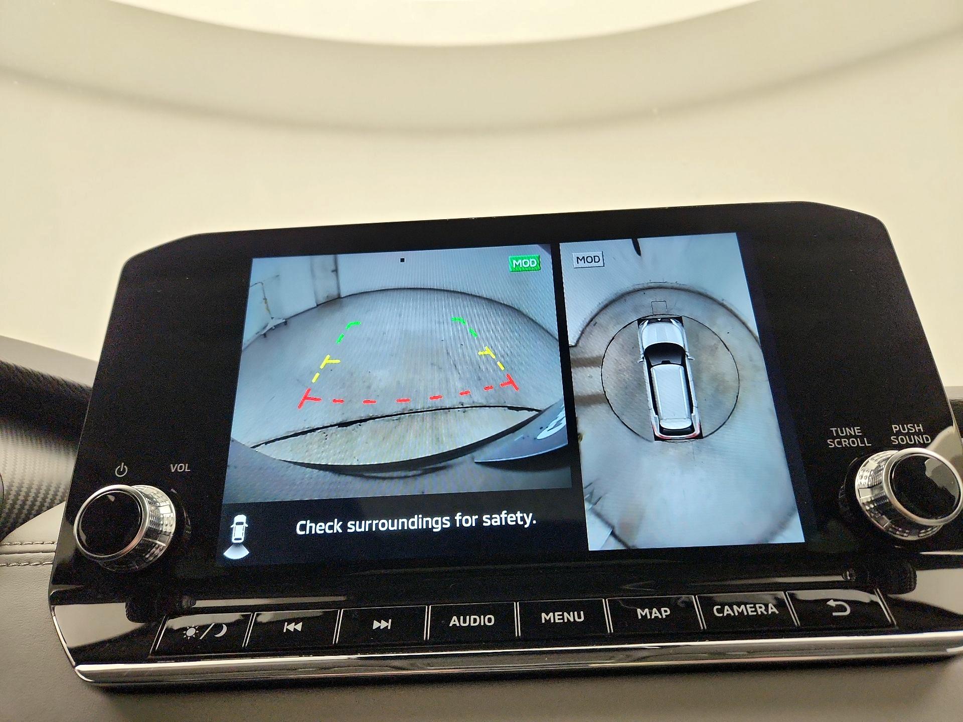 Thumbnail: 2023 Mitsubishi Outlander - 15