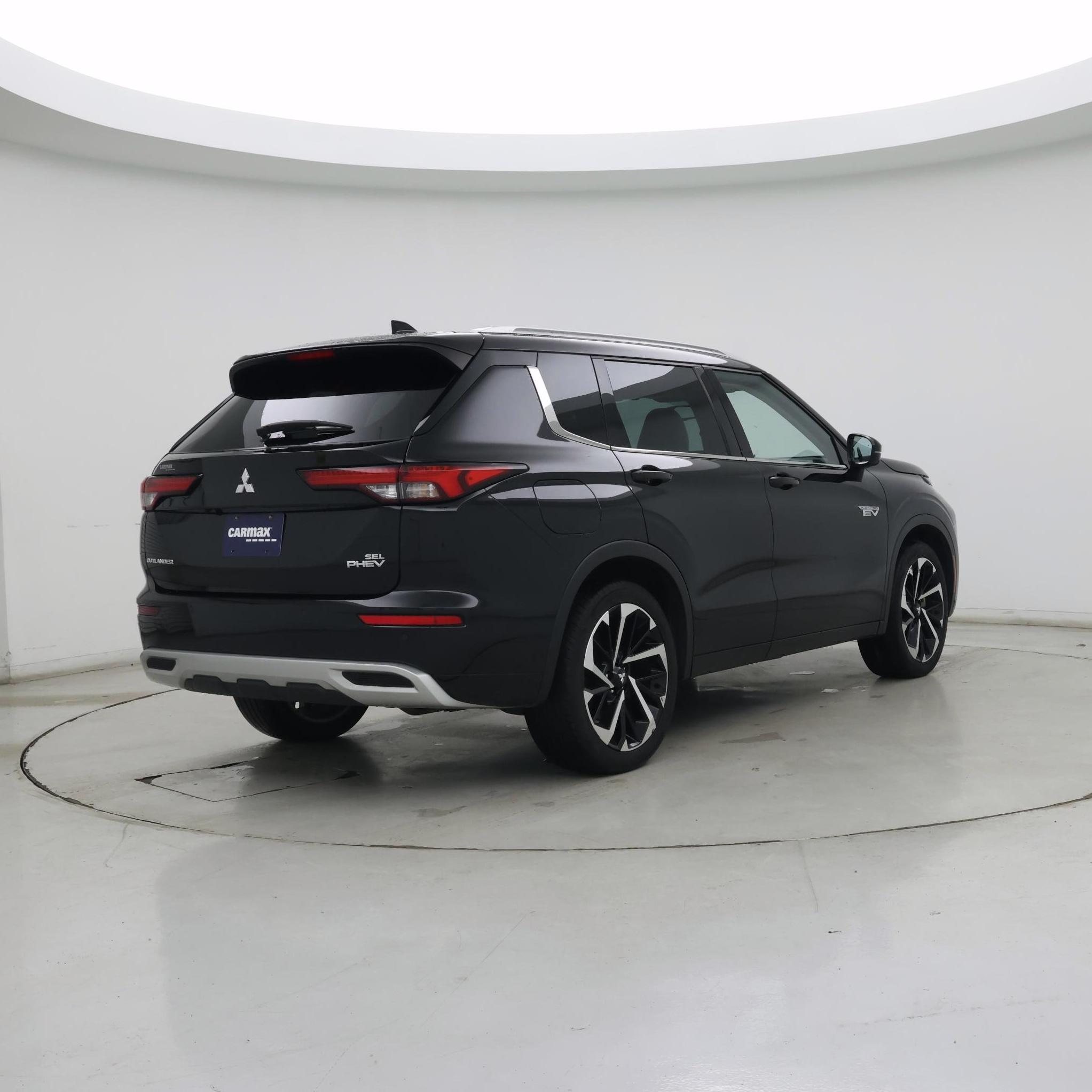 Thumbnail: 2023 Mitsubishi Outlander - 8