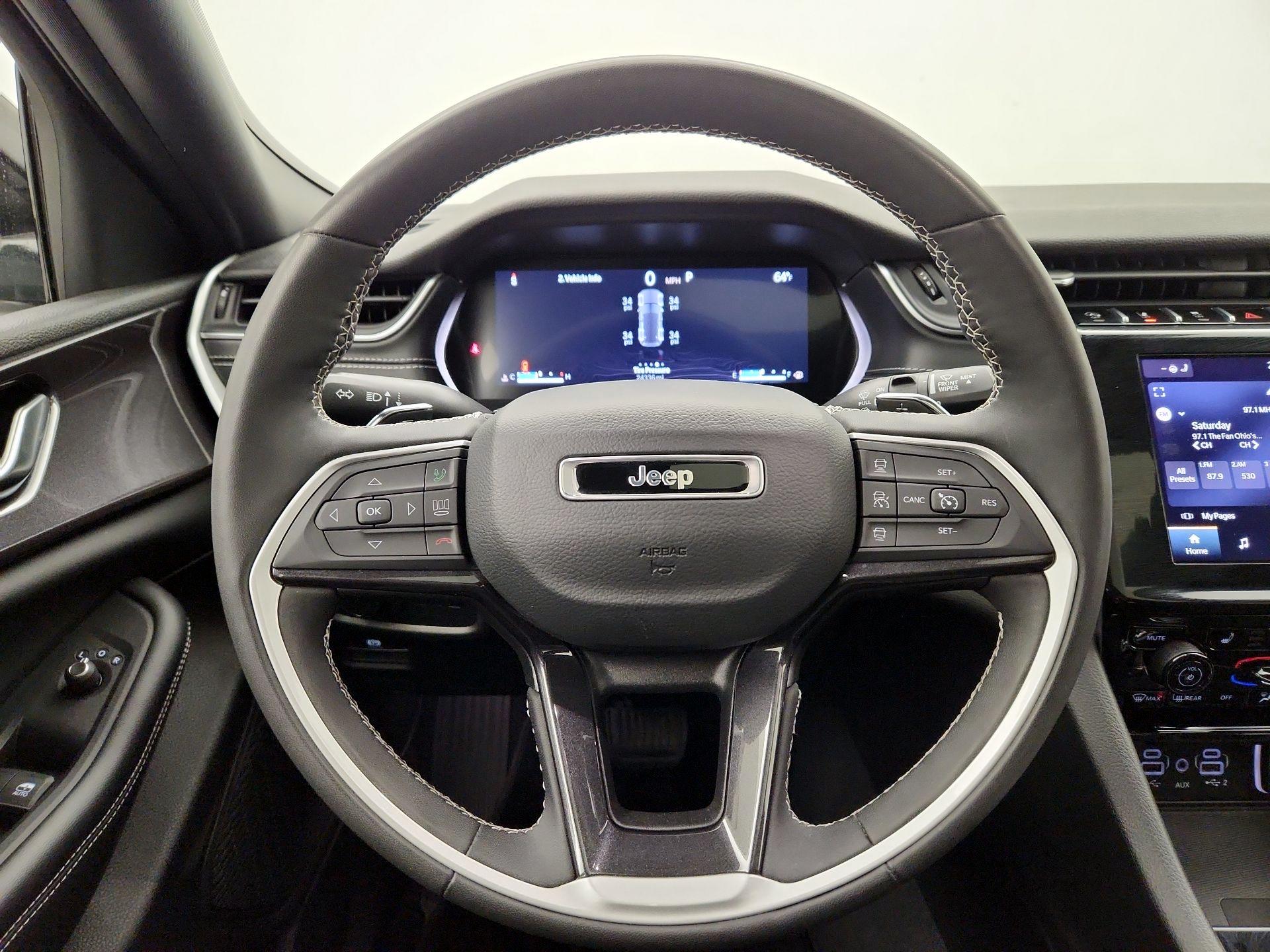 Thumbnail: 2023 Jeep Grand Cherokee - 10