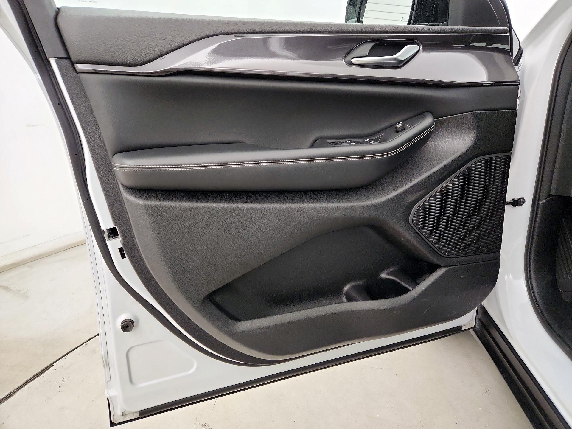 Thumbnail: 2023 Jeep Grand Cherokee - 12