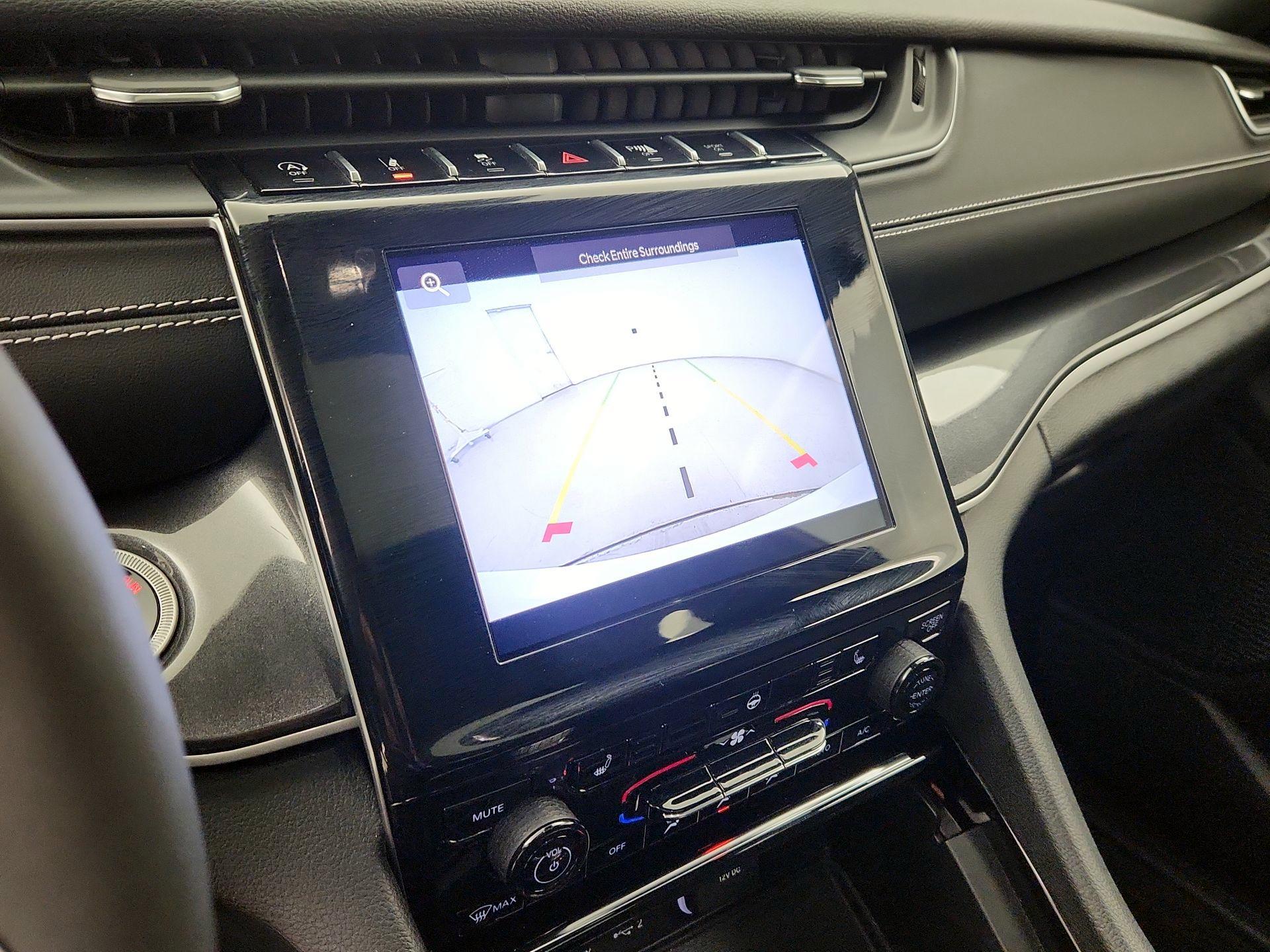 Thumbnail: 2023 Jeep Grand Cherokee - 14