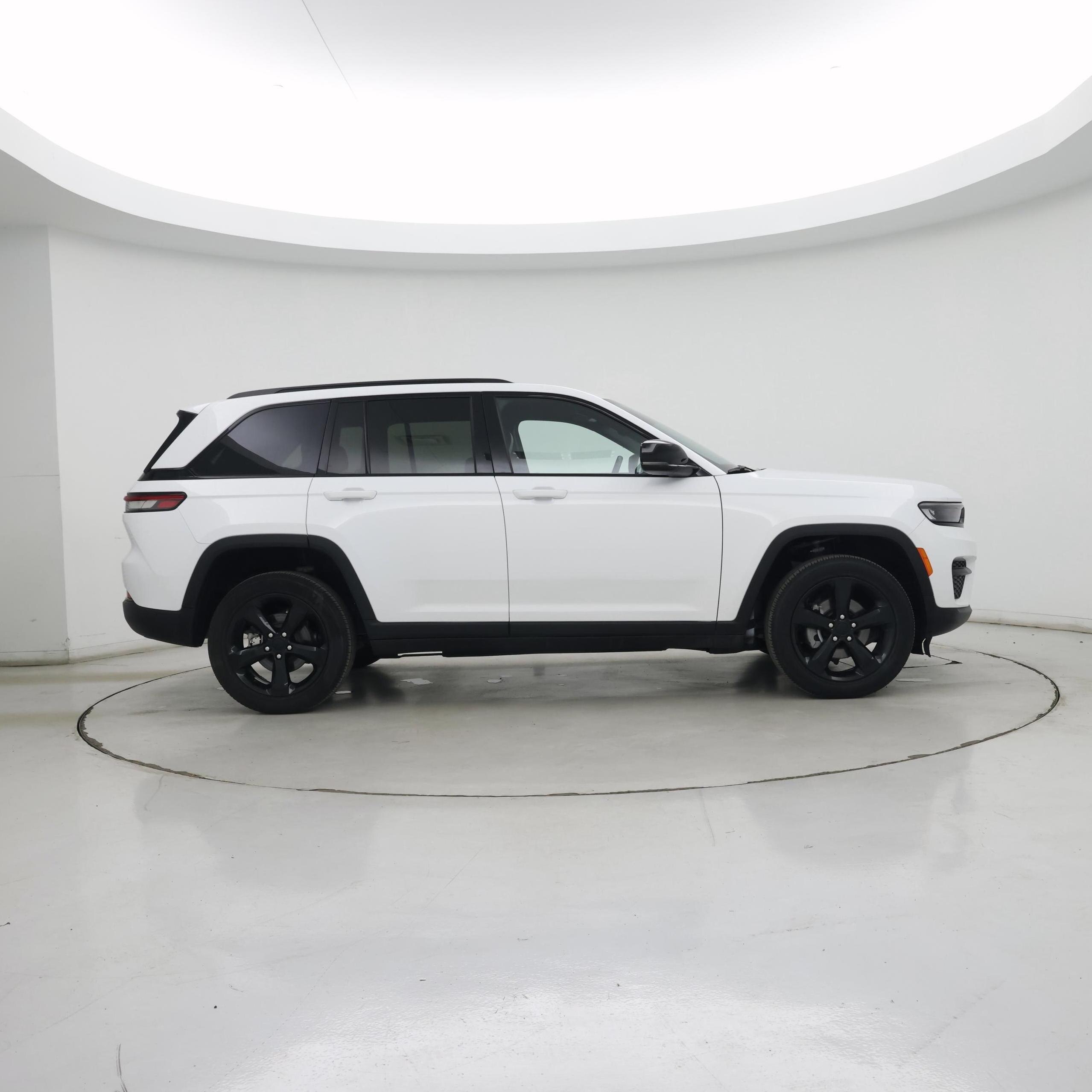 Thumbnail: 2023 Jeep Grand Cherokee - 7