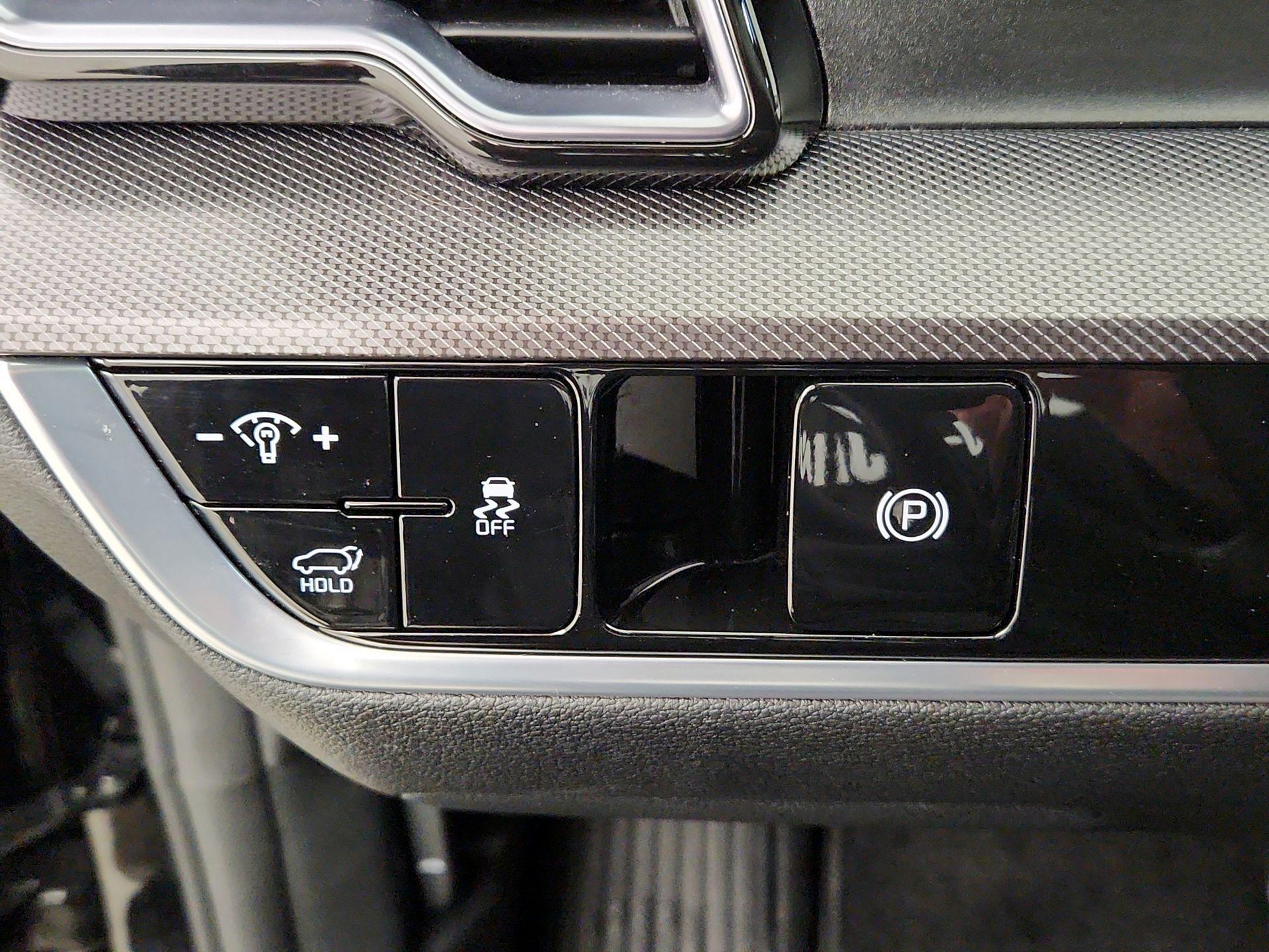 Thumbnail: 2023 Kia Sportage - 13