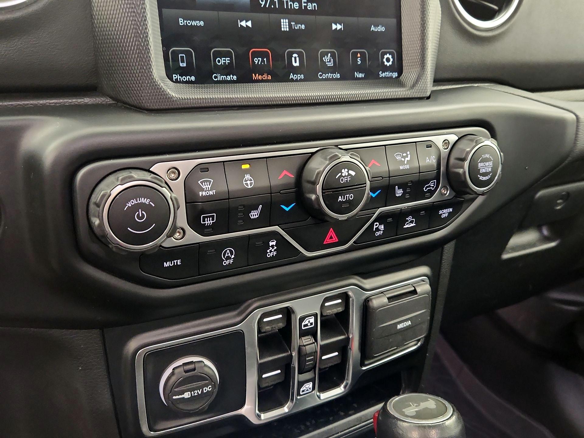 Thumbnail: 2022 Jeep Wrangler - 17