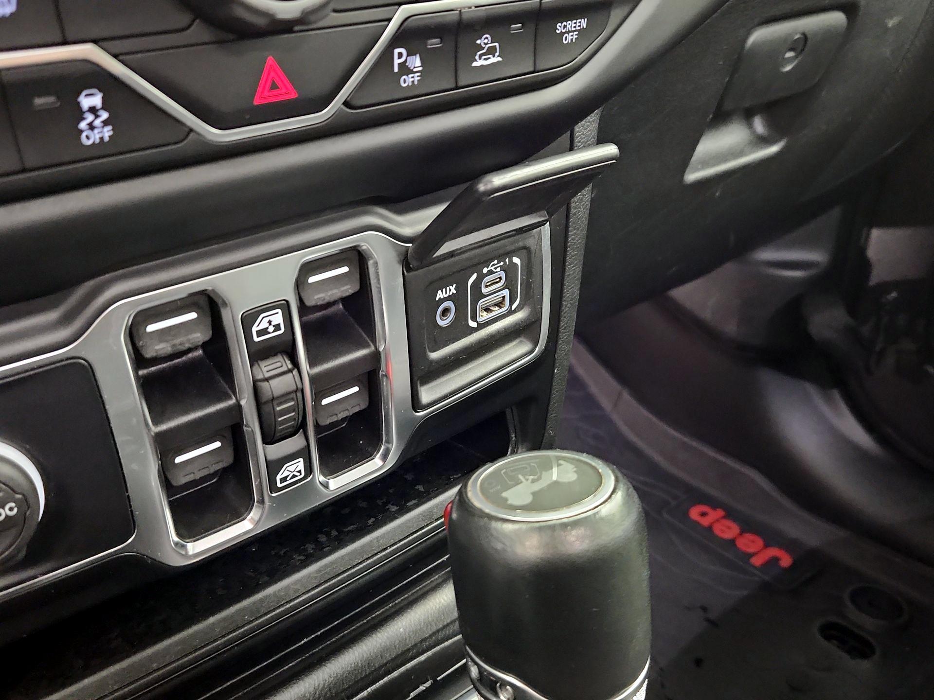 Thumbnail: 2022 Jeep Wrangler - 19