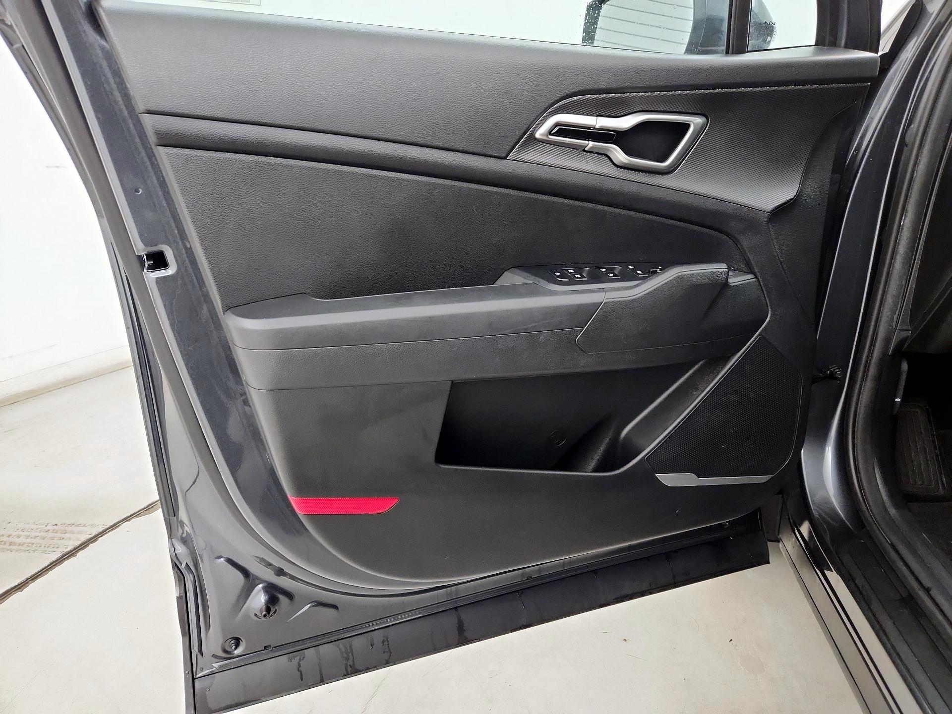 Thumbnail: 2023 Kia Sportage - 12