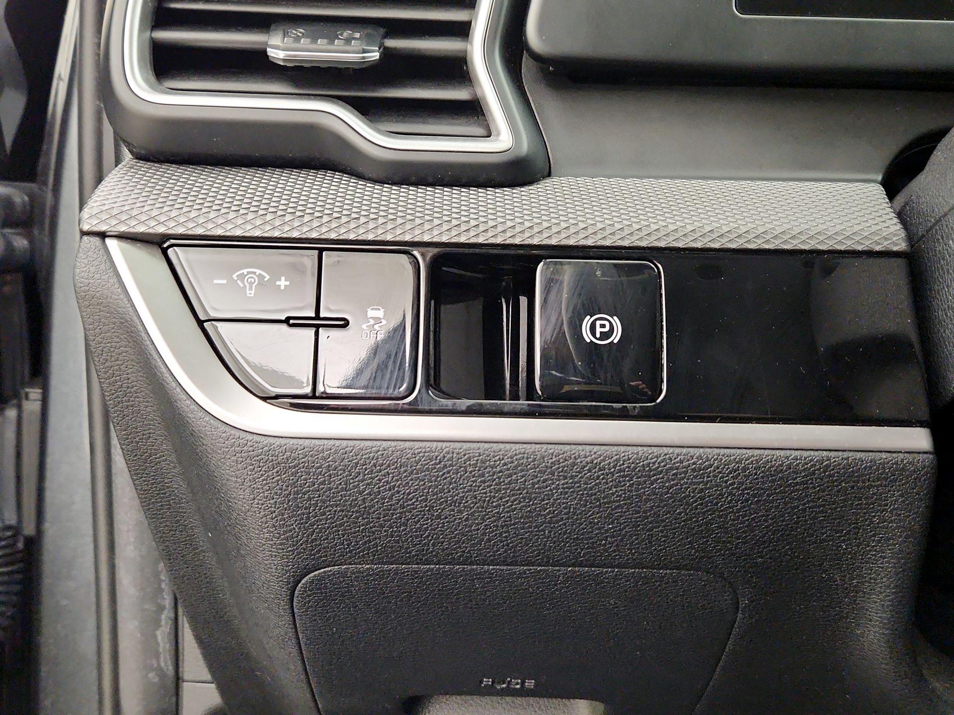 Thumbnail: 2023 Kia Sportage - 13