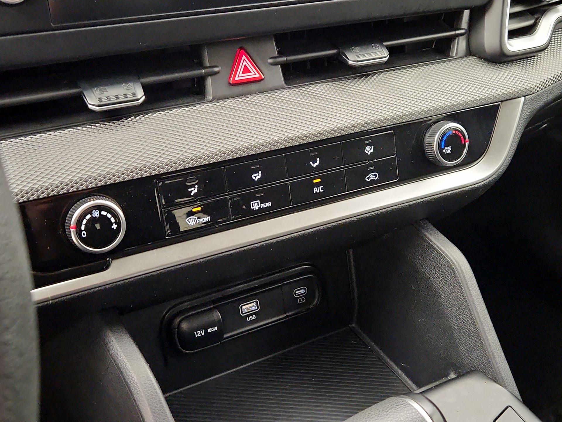 Thumbnail: 2023 Kia Sportage - 16