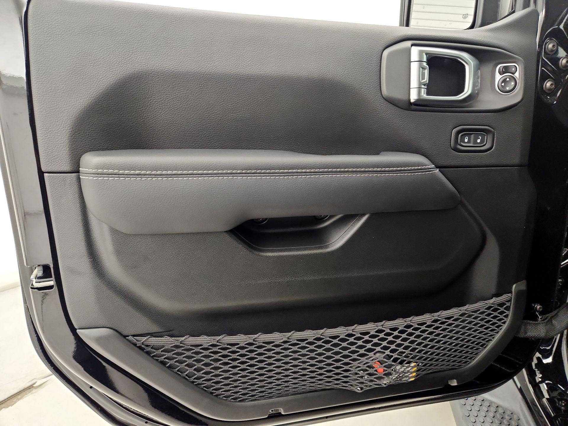 Thumbnail: 2022 Jeep Wrangler - 12