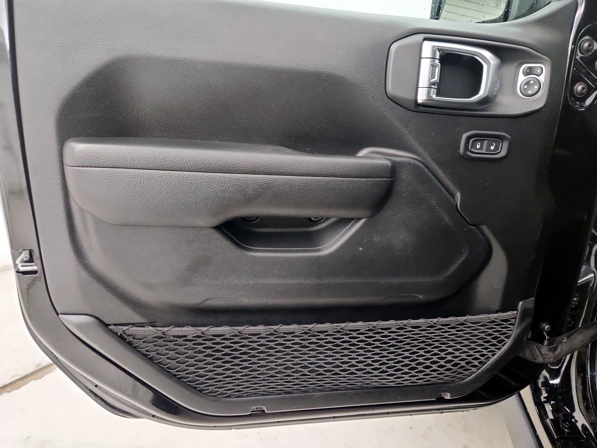 Thumbnail: 2022 Jeep Wrangler - 12