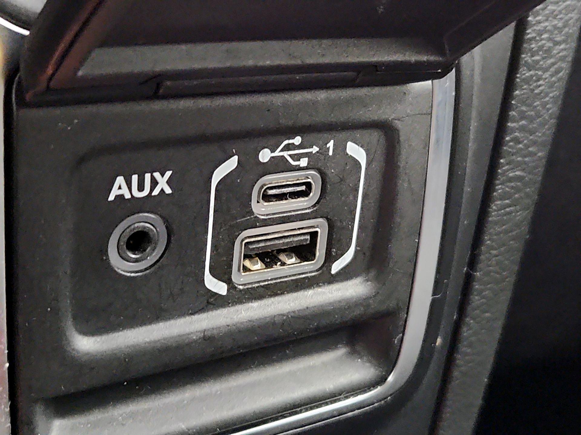 Thumbnail: 2022 Jeep Wrangler - 19