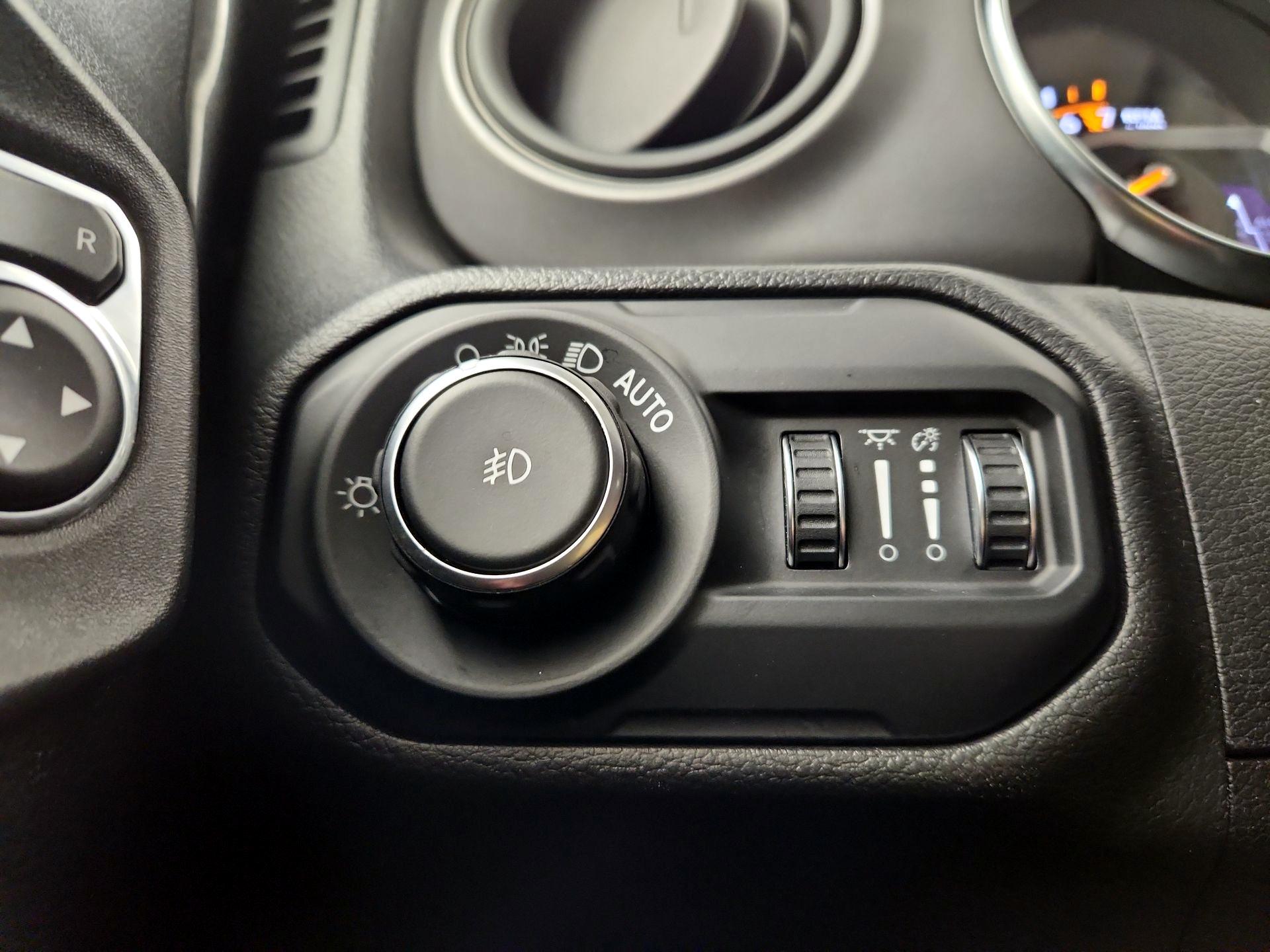 Thumbnail: 2021 Jeep Wrangler - 13