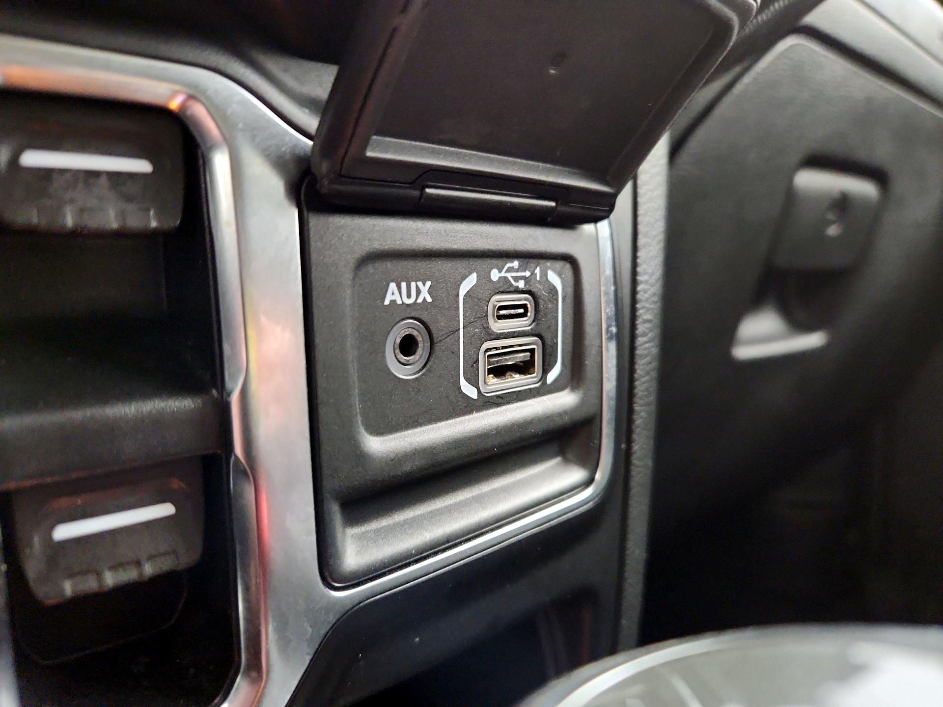 Thumbnail: 2021 Jeep Wrangler - 18