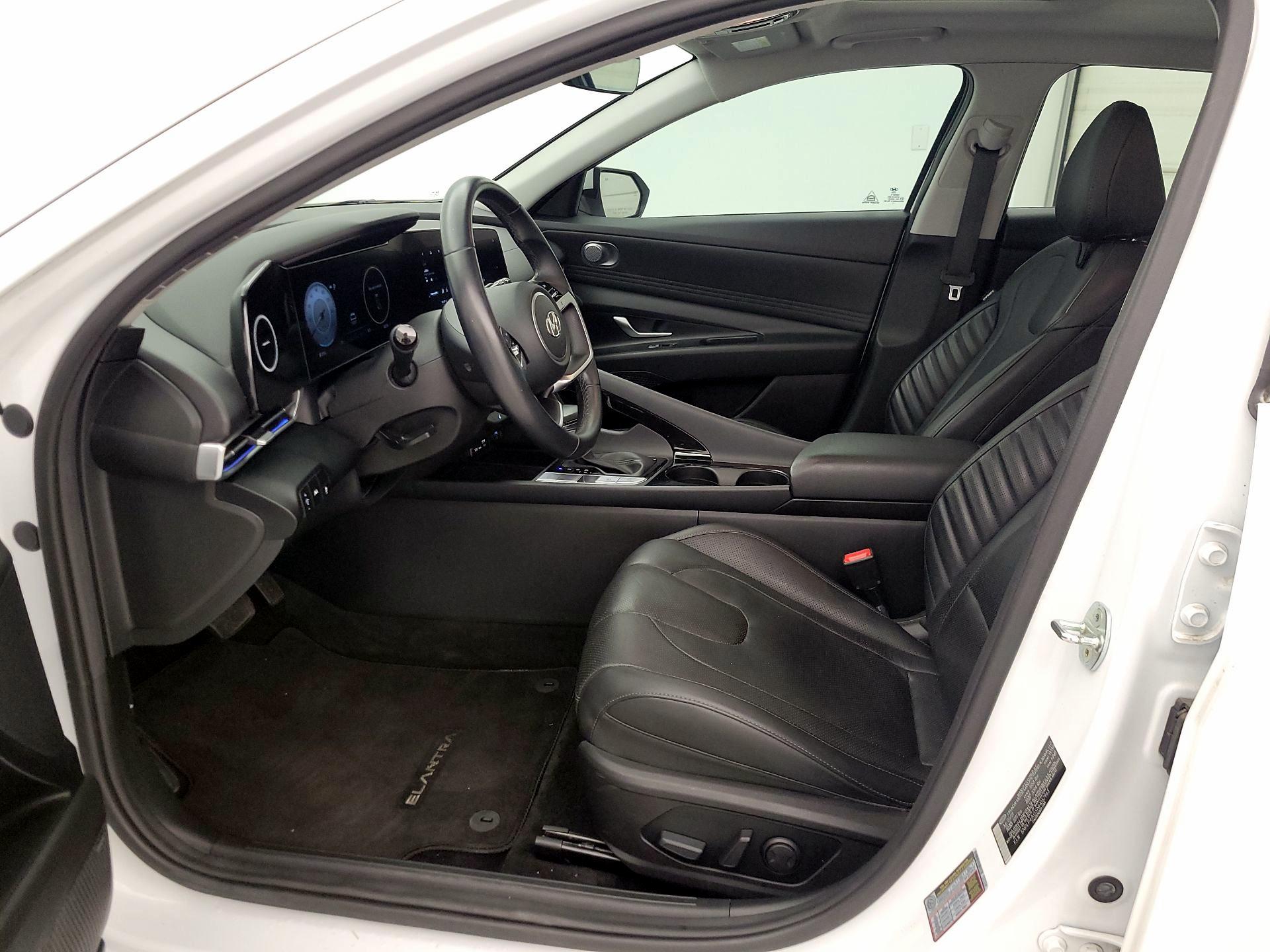 Thumbnail: 2022 Hyundai Elantra - 11