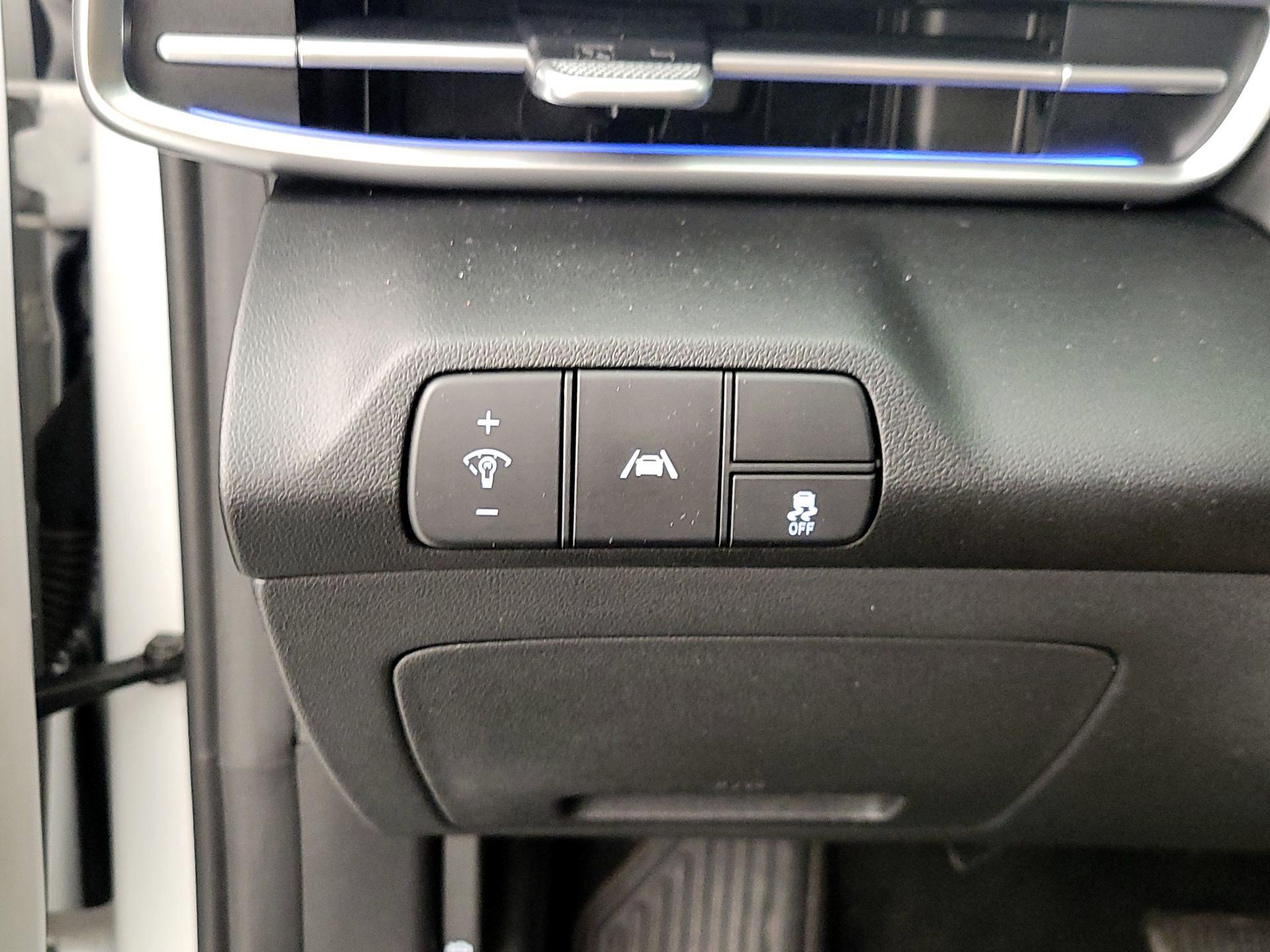 Thumbnail: 2022 Hyundai Elantra - 13