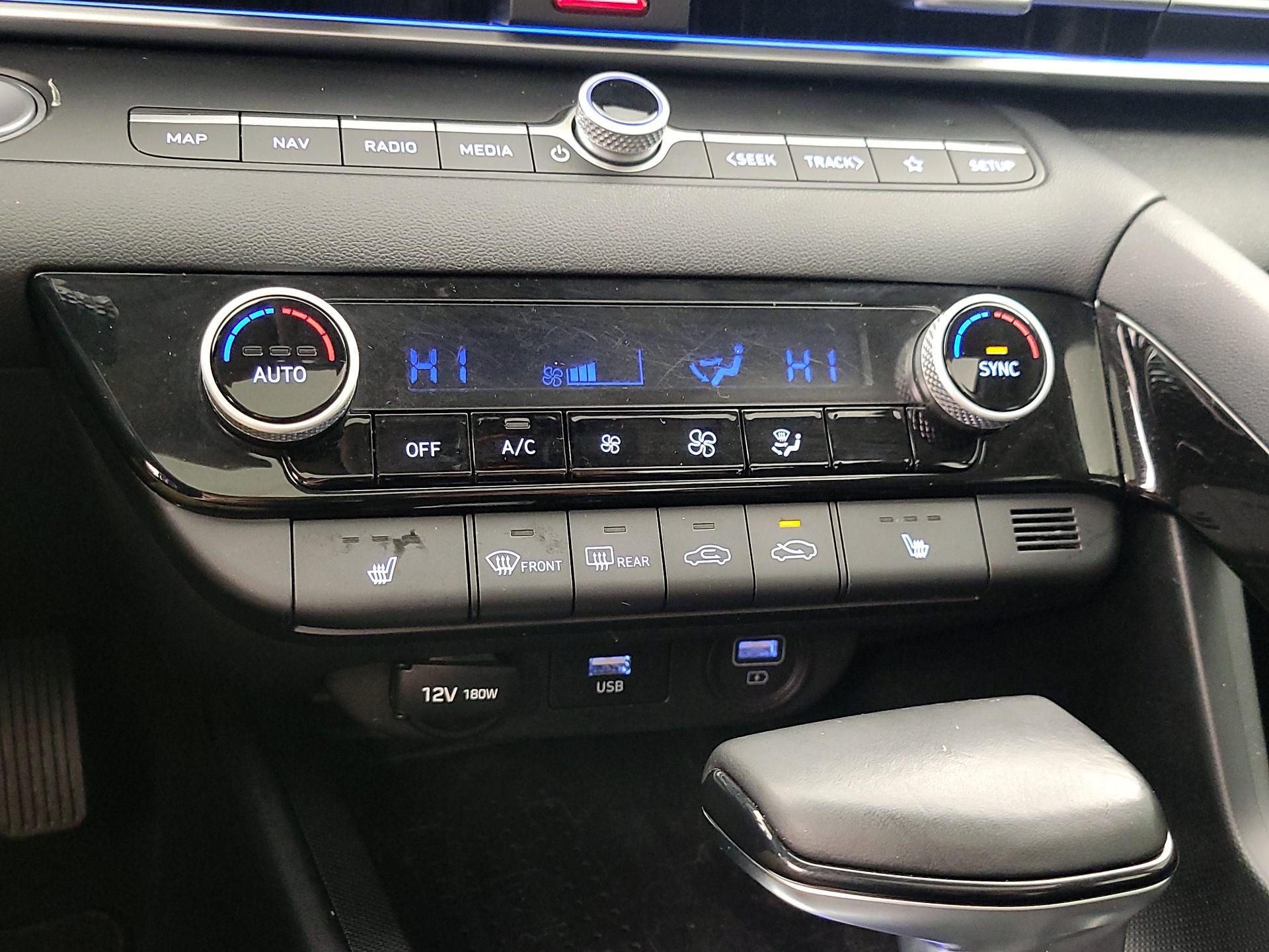 Thumbnail: 2022 Hyundai Elantra - 17