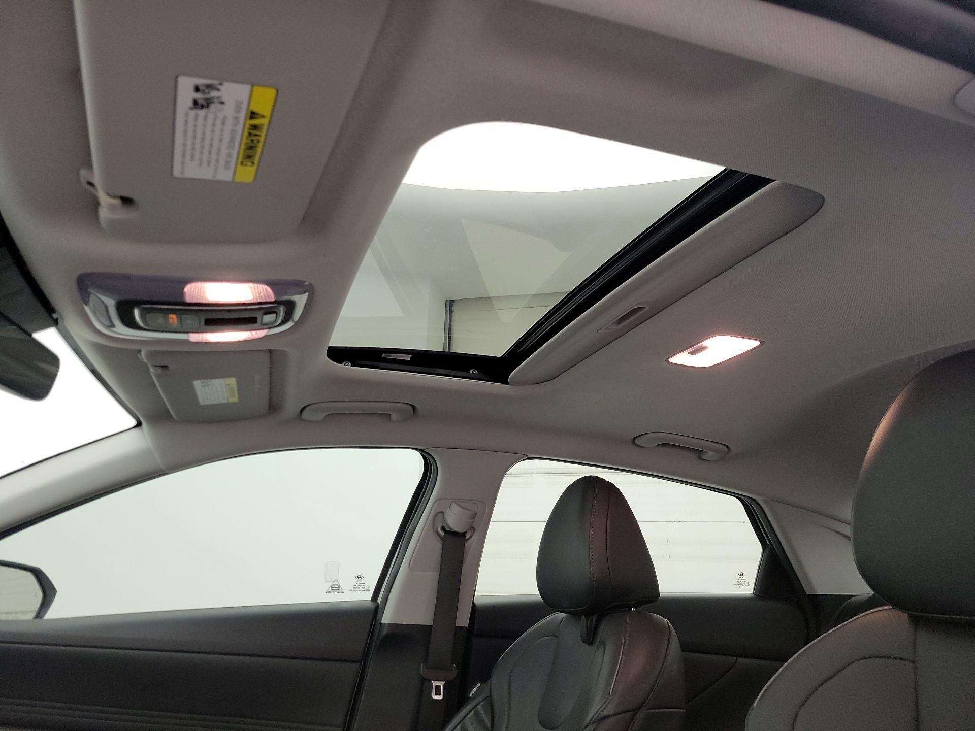 Thumbnail: 2022 Hyundai Elantra - 20