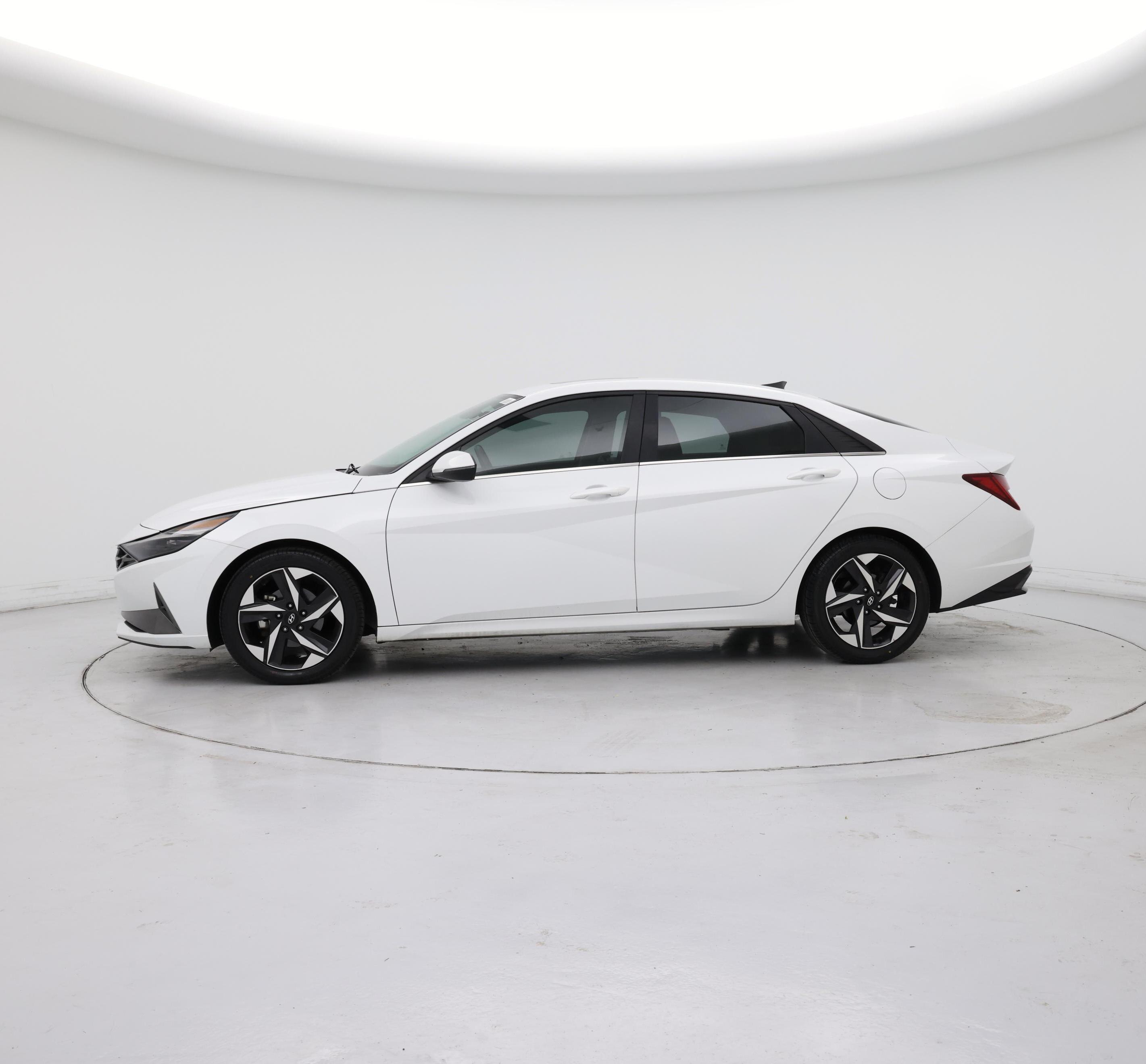 Thumbnail: 2022 Hyundai Elantra - 3