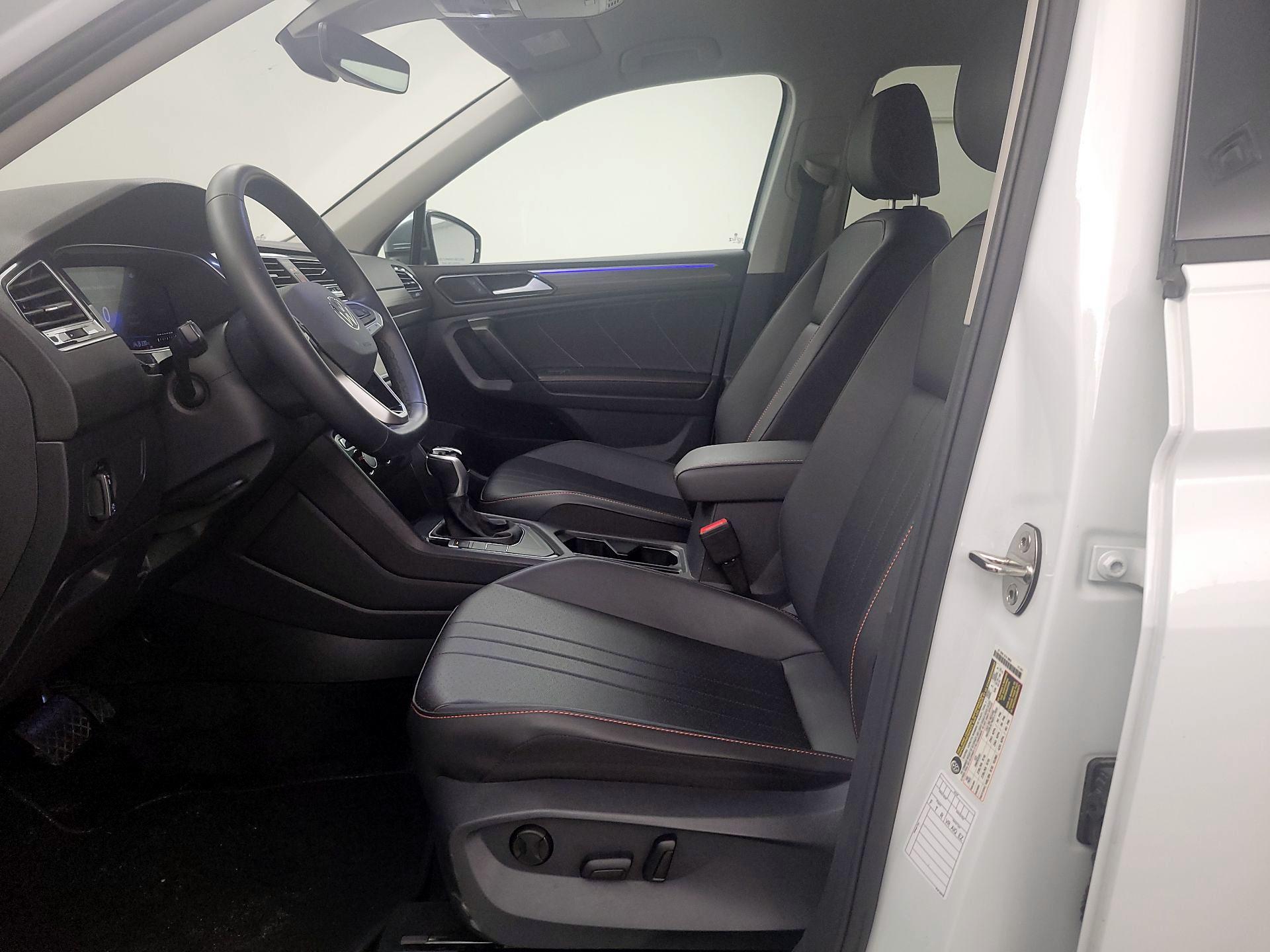 Thumbnail: 2024 Volkswagen Tiguan - 11