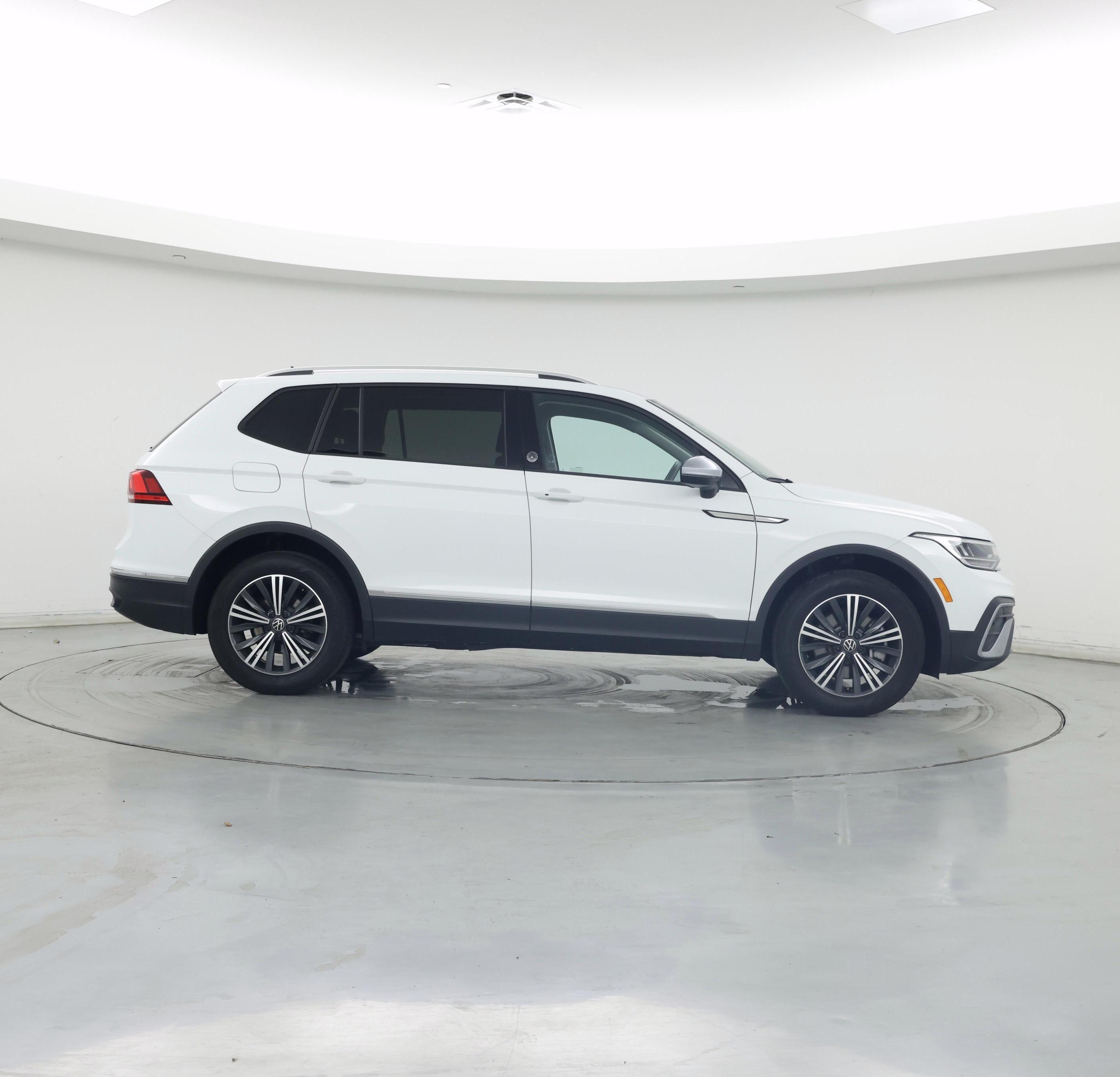 Thumbnail: 2024 Volkswagen Tiguan - 7