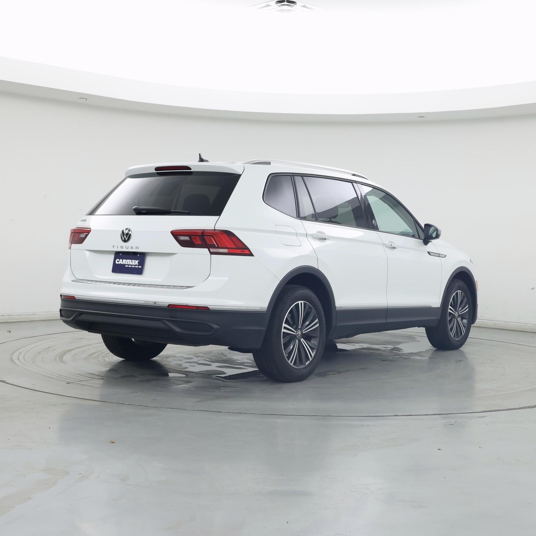 Thumbnail: 2024 Volkswagen Tiguan - 8