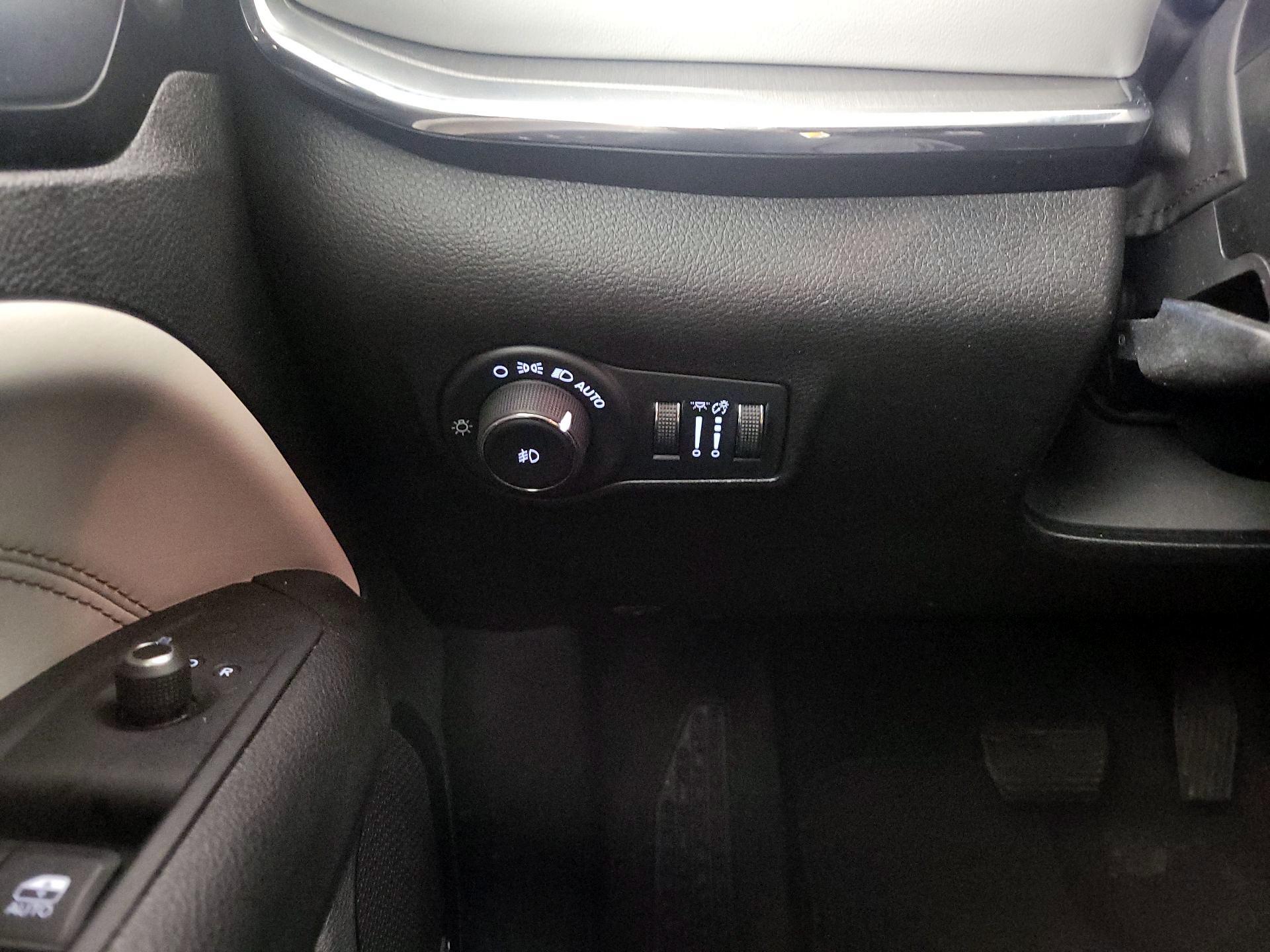 Thumbnail: 2022 Jeep Compass - 13