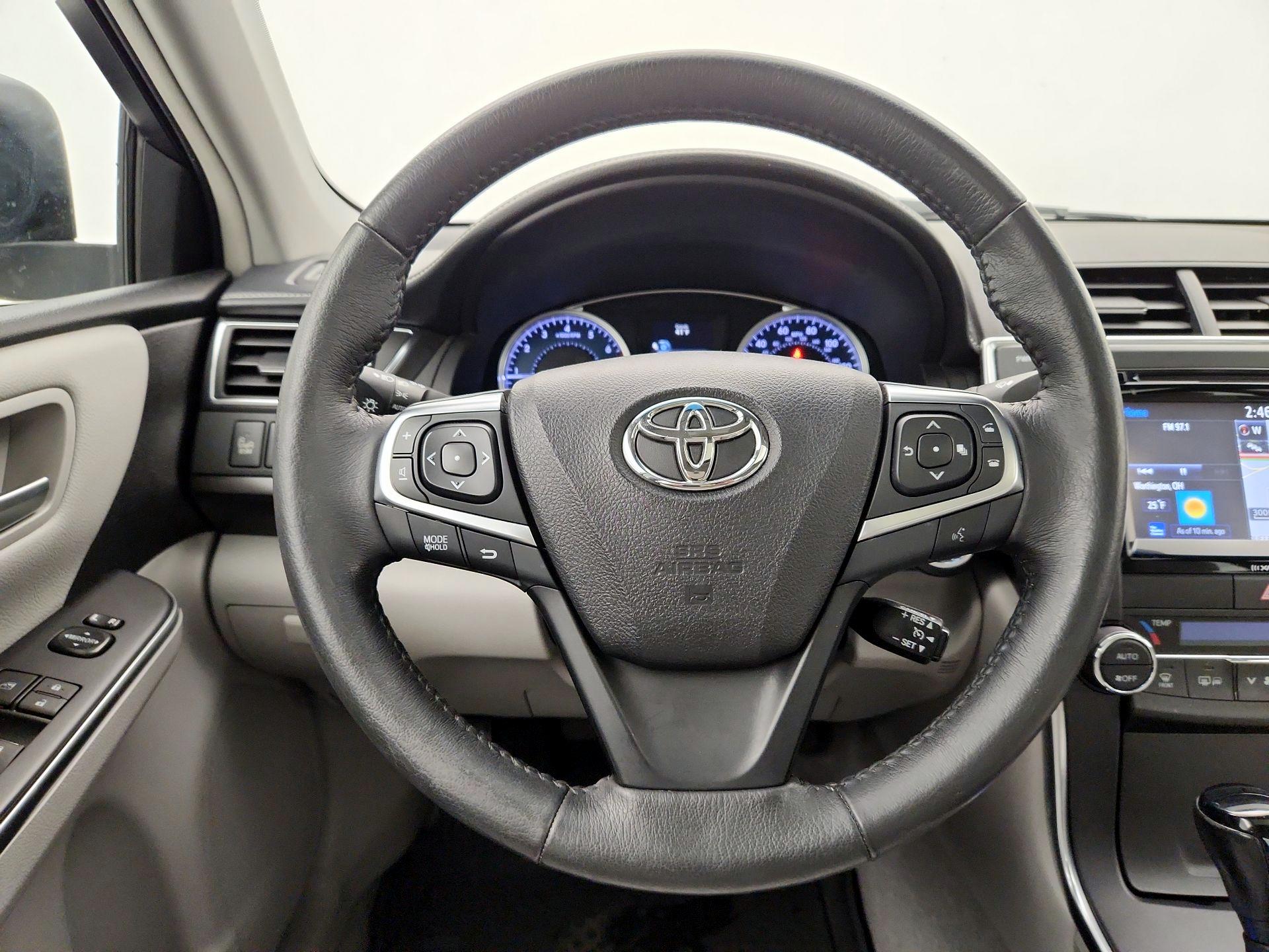 Thumbnail: 2017 Toyota Camry - 10