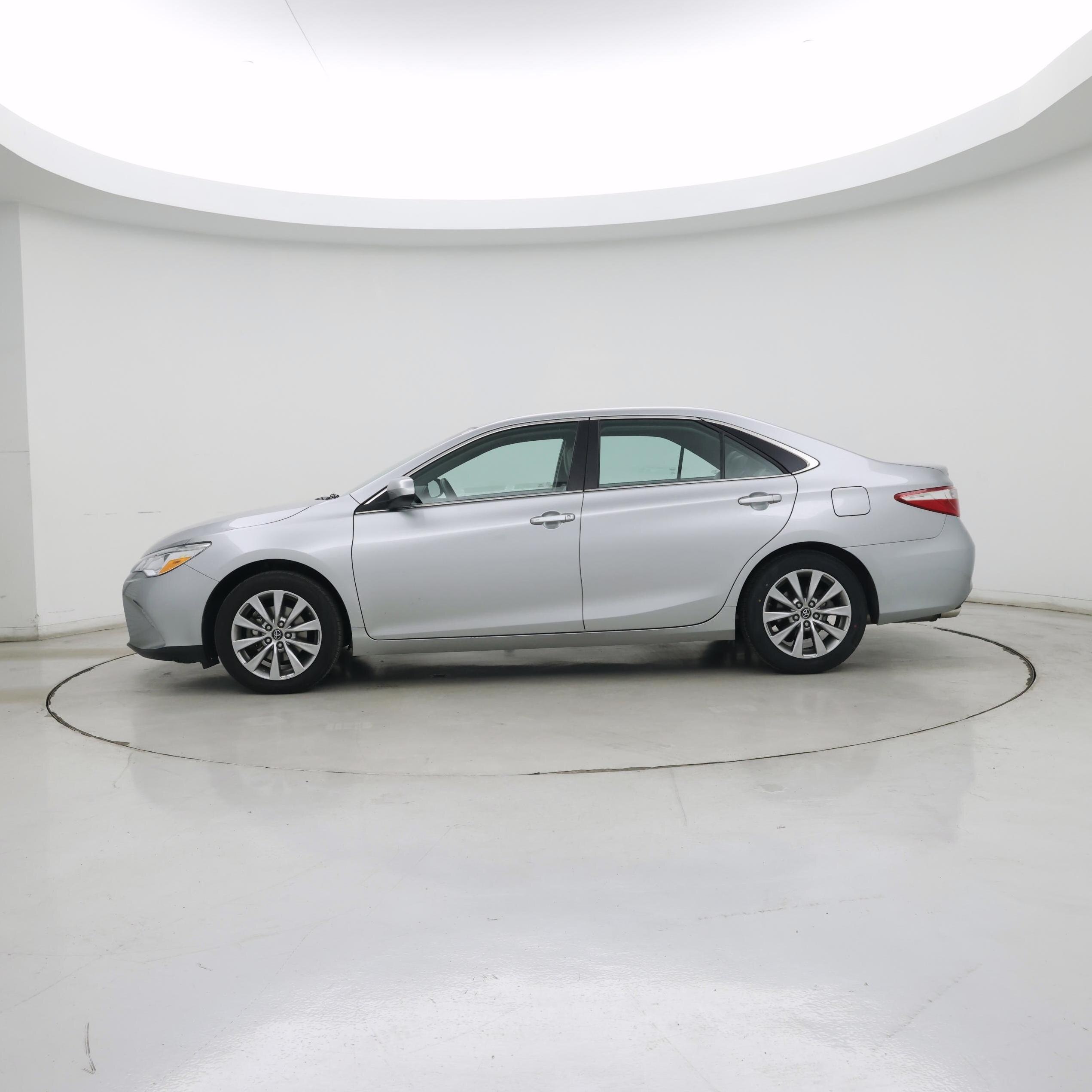 Thumbnail: 2017 Toyota Camry - 3